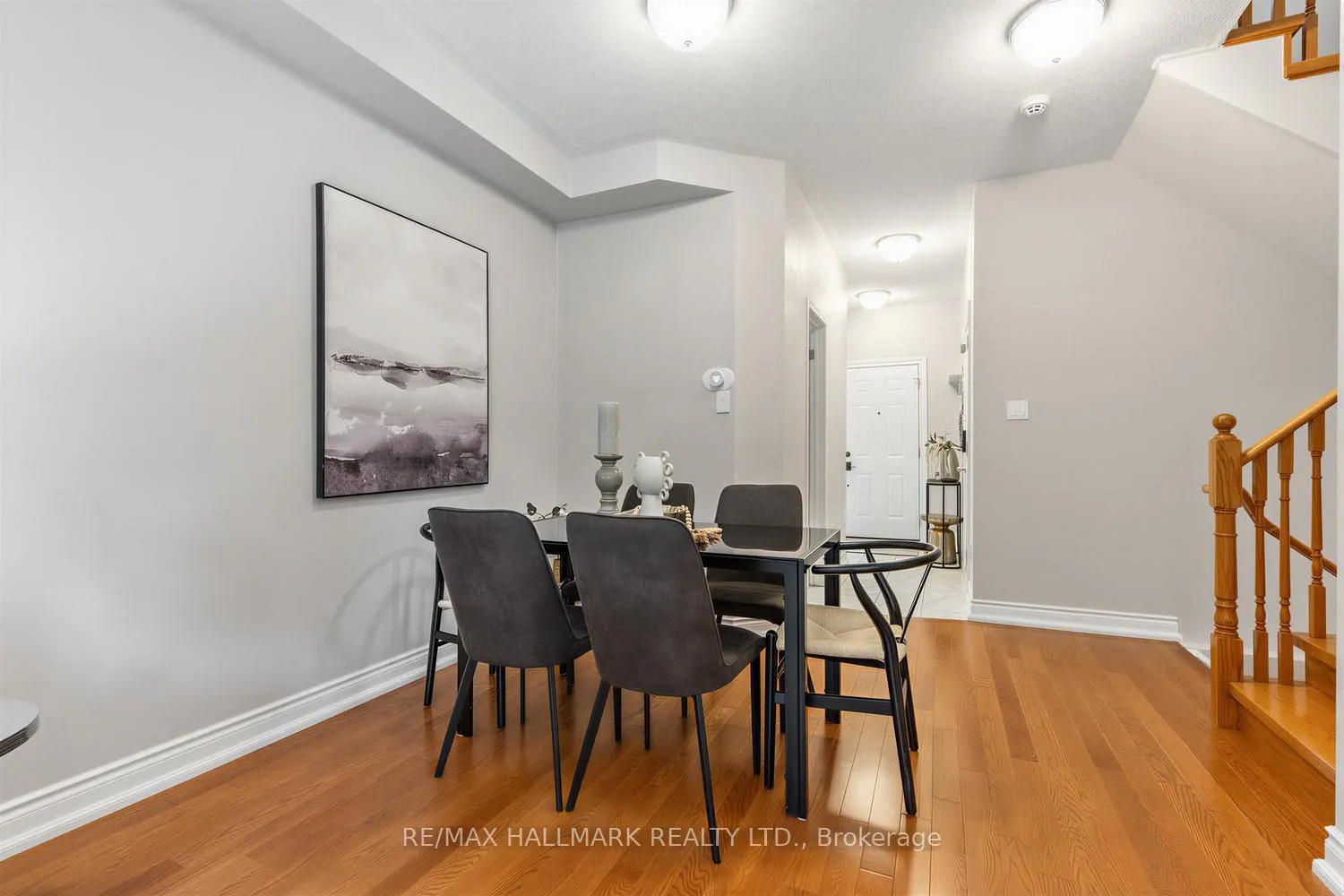 Photo 9 of 4 Debonair Street, Richmond Hill, Westbrook — HOMEH