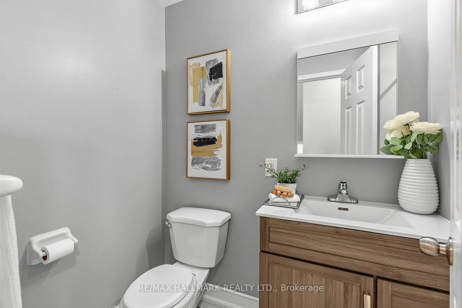 Photo 15 of 4 Debonair Street, Richmond Hill, Westbrook — HOMEH