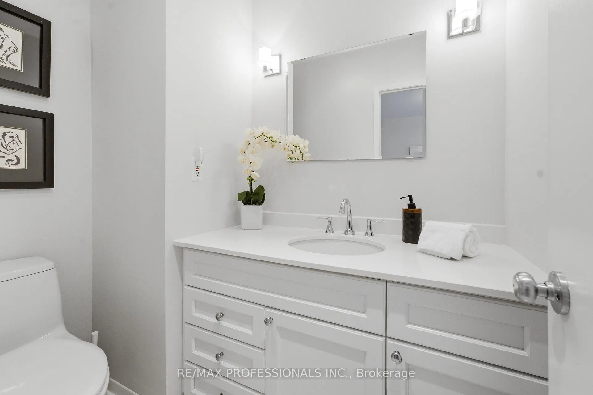 Photo 22 of 48 Wareside Road, Etobicoke, Etobicoke West Mall — HOMEH