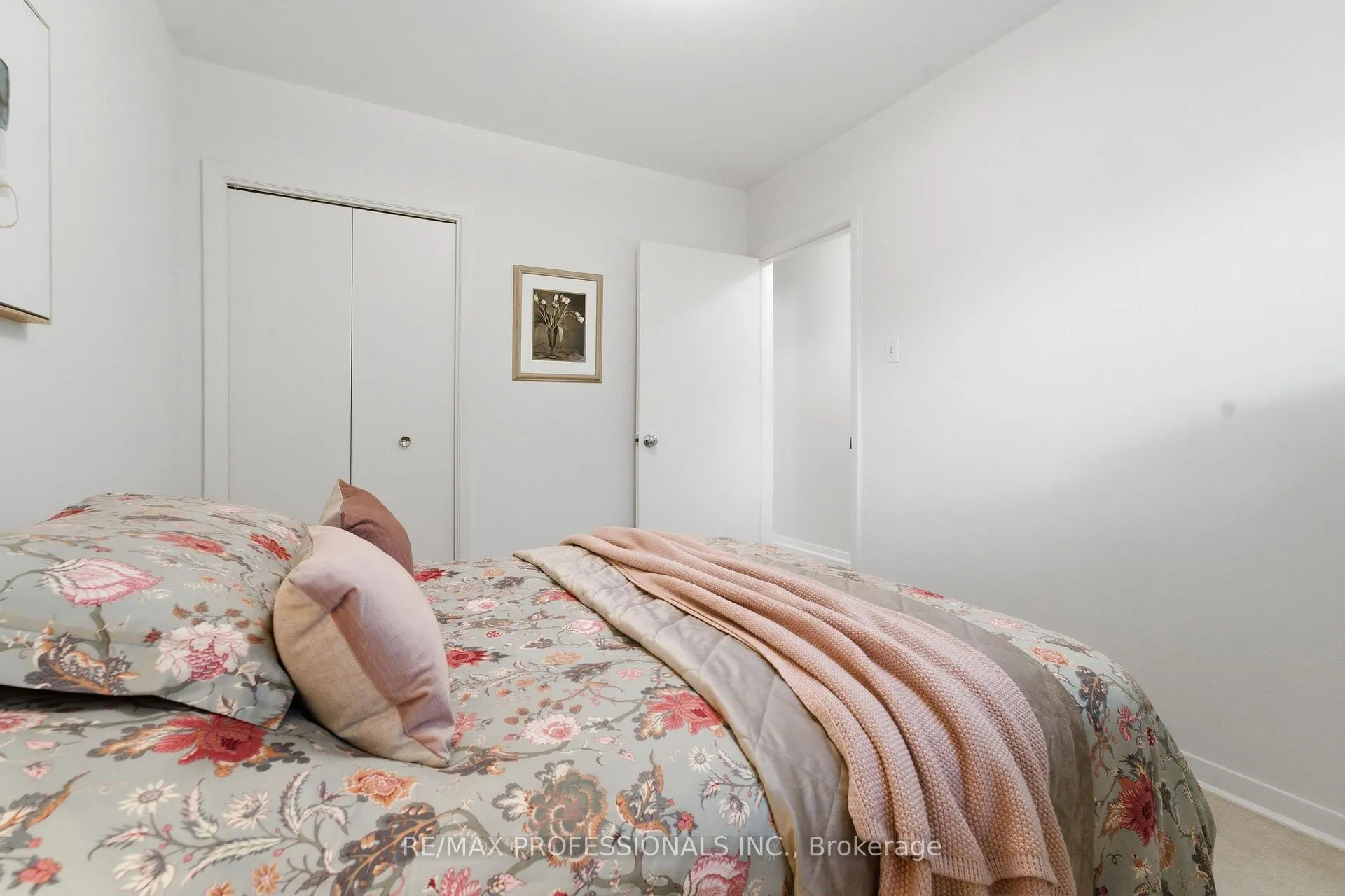 Photo 27 of 48 Wareside Road, Etobicoke, Etobicoke West Mall — HOMEH