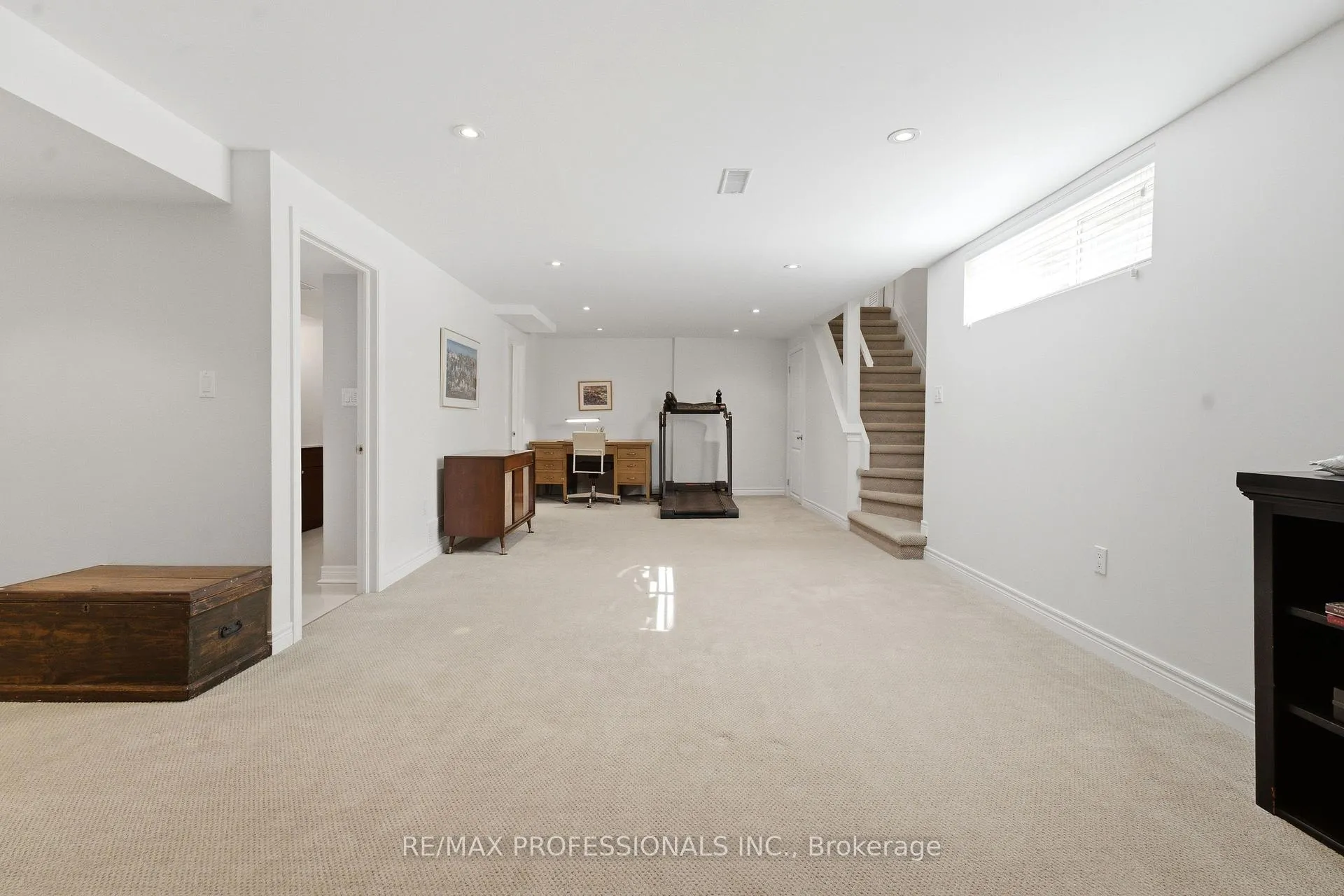 Photo 33 of 48 Wareside Road, Etobicoke, Etobicoke West Mall — HOMEH