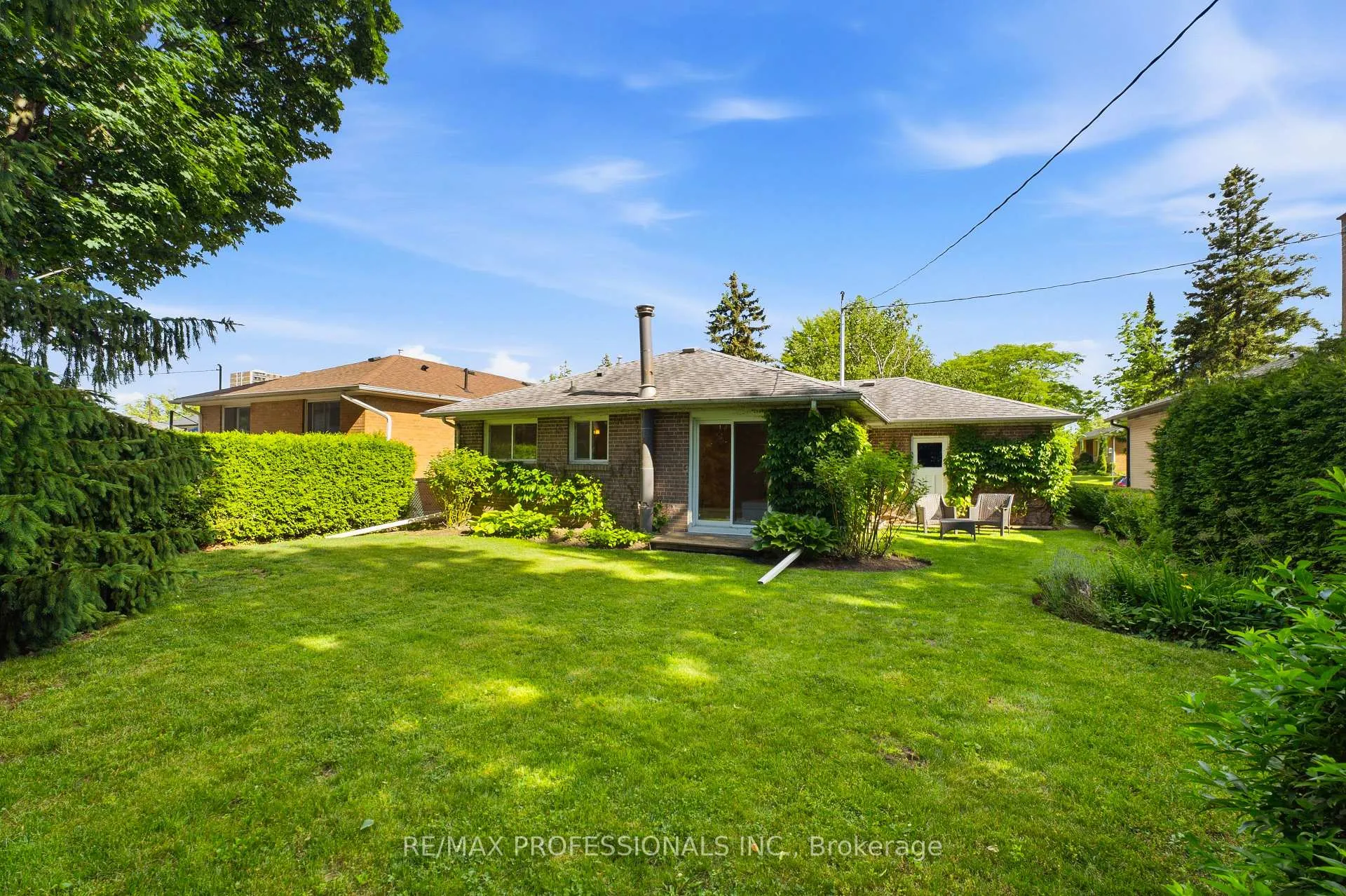 Photo 42 of 48 Wareside Road, Etobicoke, Etobicoke West Mall — HOMEH