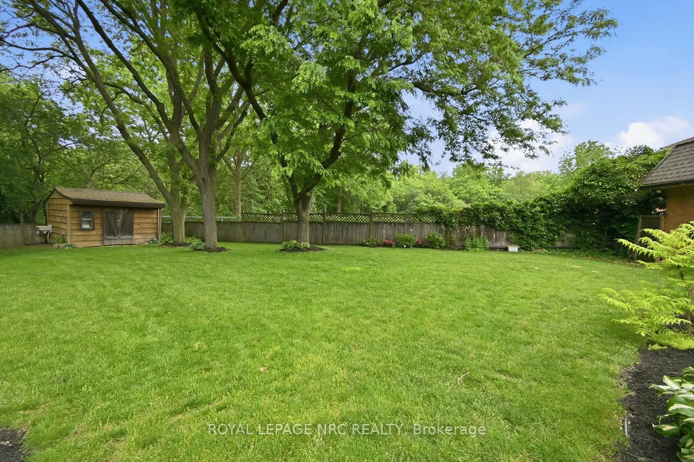 Photo 44 of 28 Barbican Trail, St. Catharines, Burleigh Hill — HOMEH