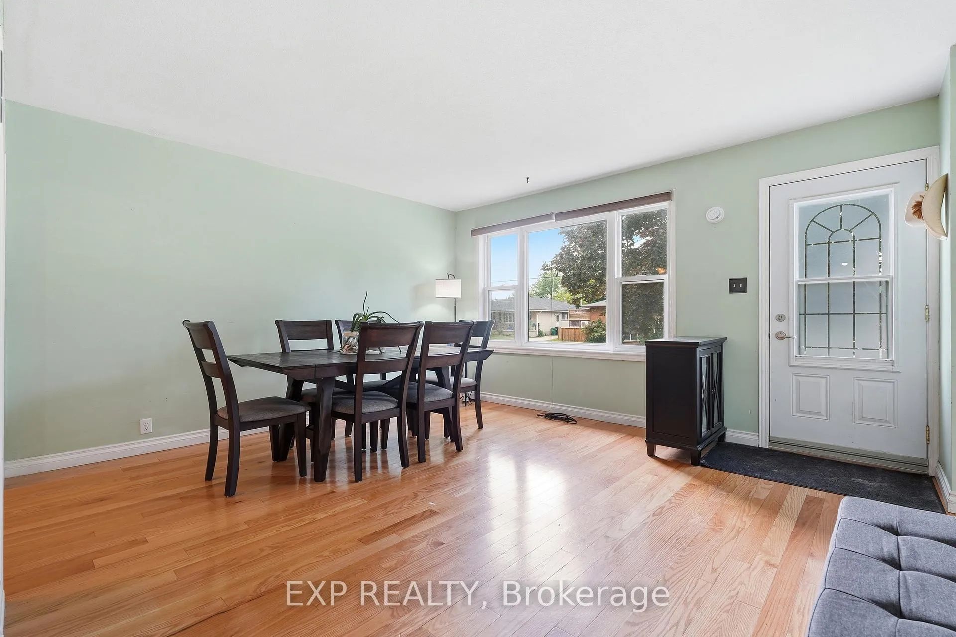 Photo 6 of 83 Oriole Parkway W, Woolwich — HOMEH