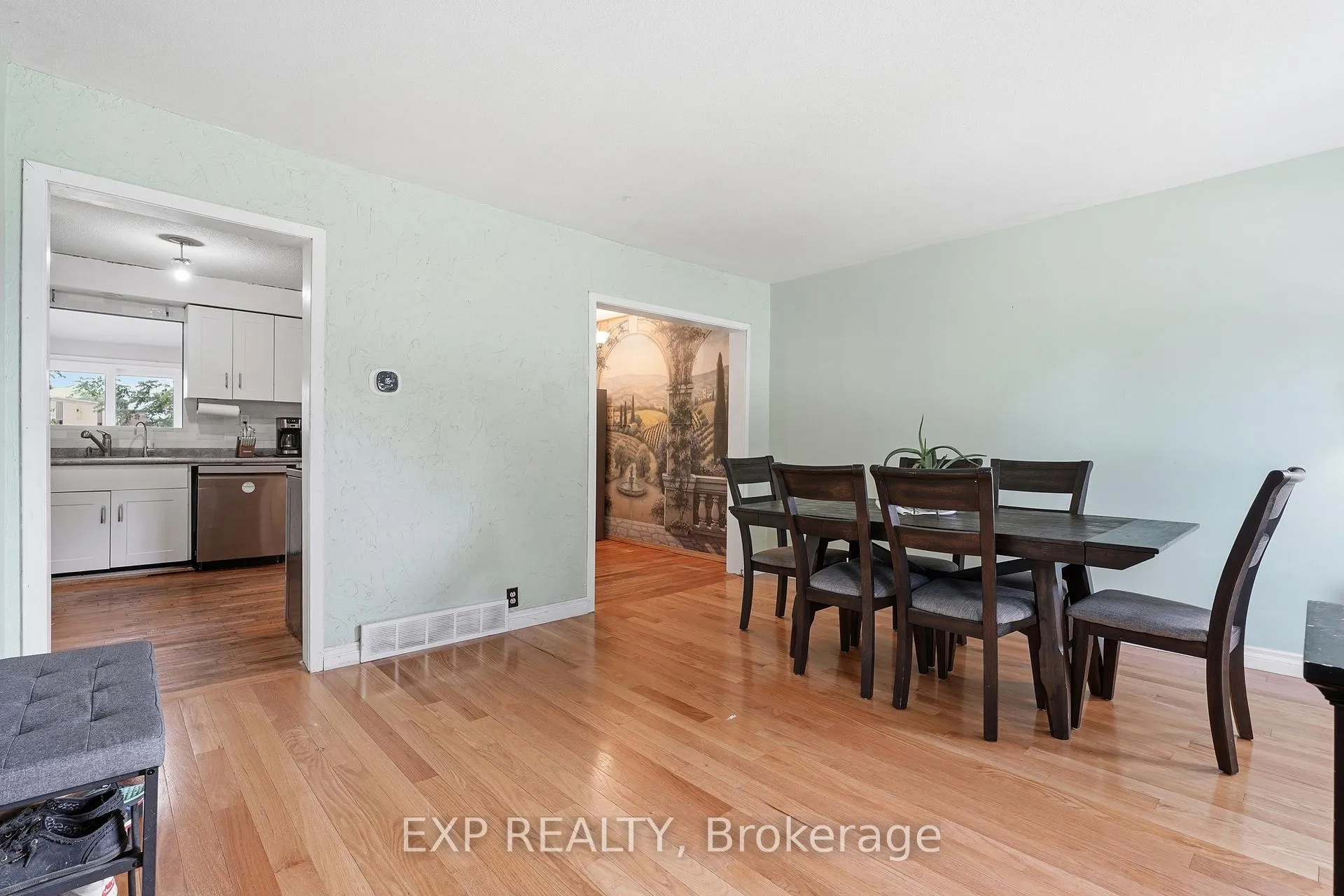 Photo 8 of 83 Oriole Parkway W, Woolwich — HOMEH