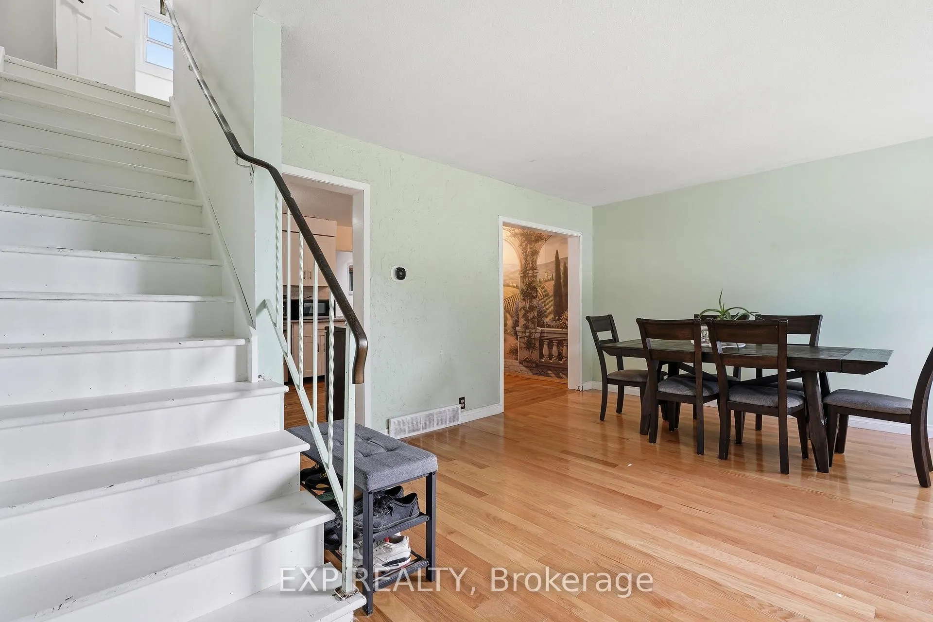 Photo 9 of 83 Oriole Parkway W, Woolwich — HOMEH