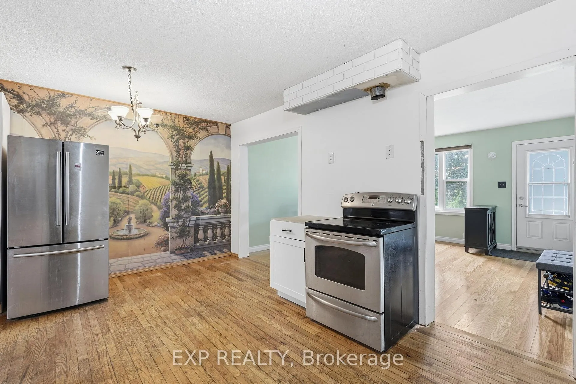 Photo 10 of 83 Oriole Parkway W, Woolwich — HOMEH