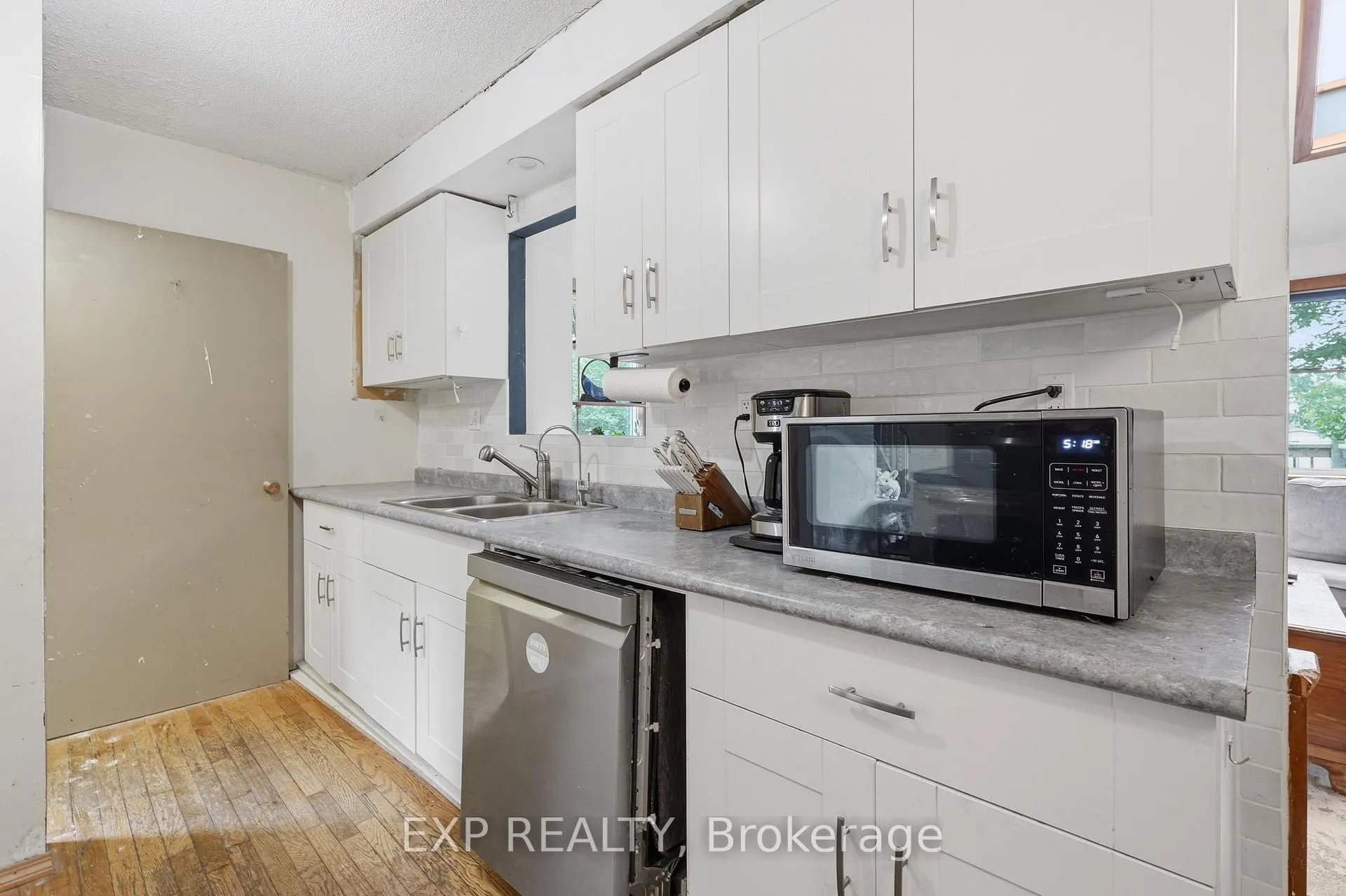 Photo 13 of 83 Oriole Parkway W, Woolwich — HOMEH