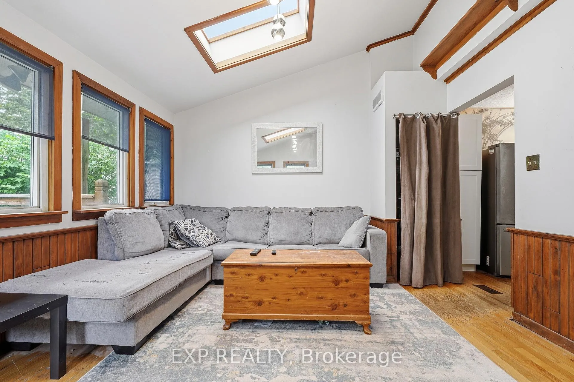 Photo 18 of 83 Oriole Parkway W, Woolwich — HOMEH
