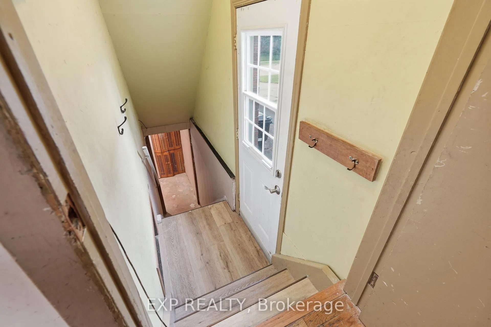 Photo 28 of 83 Oriole Parkway W, Woolwich — HOMEH
