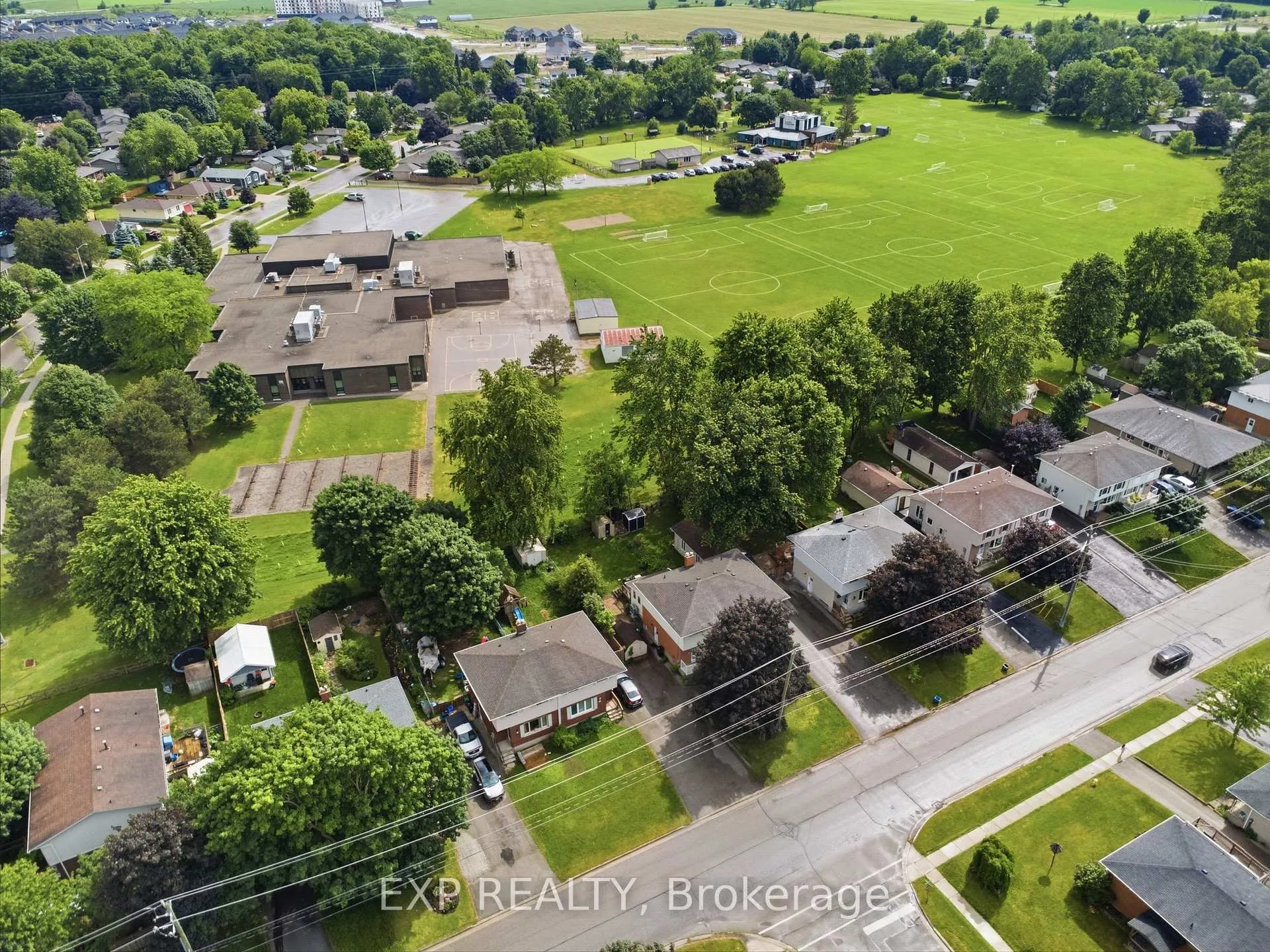 Photo 40 of 83 Oriole Parkway W, Woolwich — HOMEH