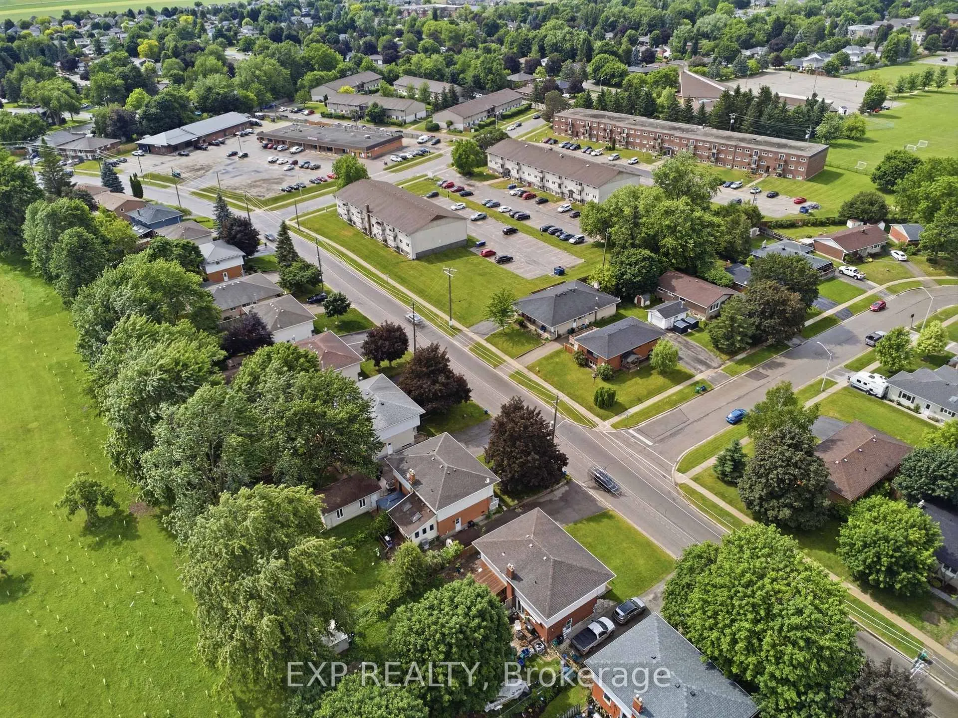 Photo 41 of 83 Oriole Parkway W, Woolwich — HOMEH
