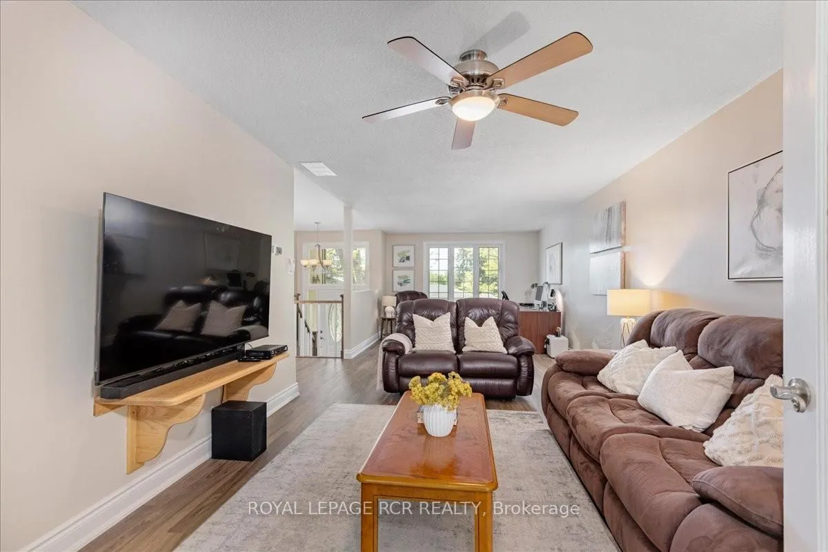 Photo 5 of 115 Beswick Drive, Newmarket, Central Newmarket — HOMEH