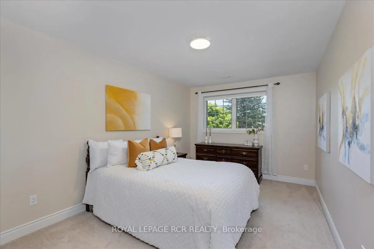 Photo 18 of 115 Beswick Drive, Newmarket, Central Newmarket — HOMEH