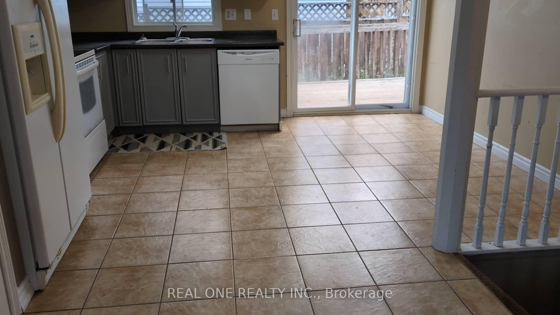 Photo 4 of Unit Upper, 420 Grove Street E, Barrie, Grove East — HOMEH