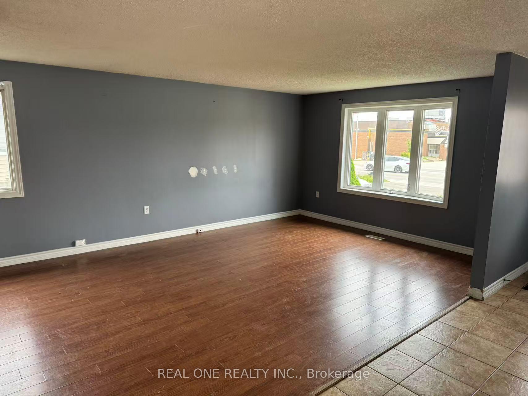 Photo 5 of Unit Upper, 420 Grove Street E, Barrie, Grove East — HOMEH
