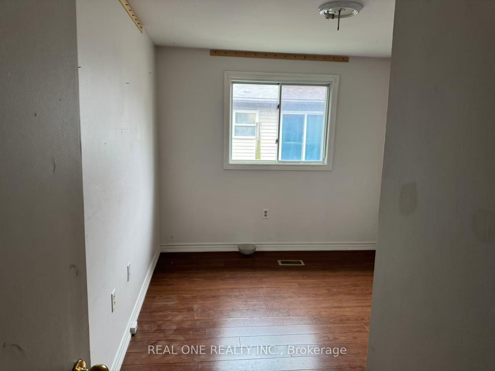Photo 6 of Unit Upper, 420 Grove Street E, Barrie, Grove East — HOMEH