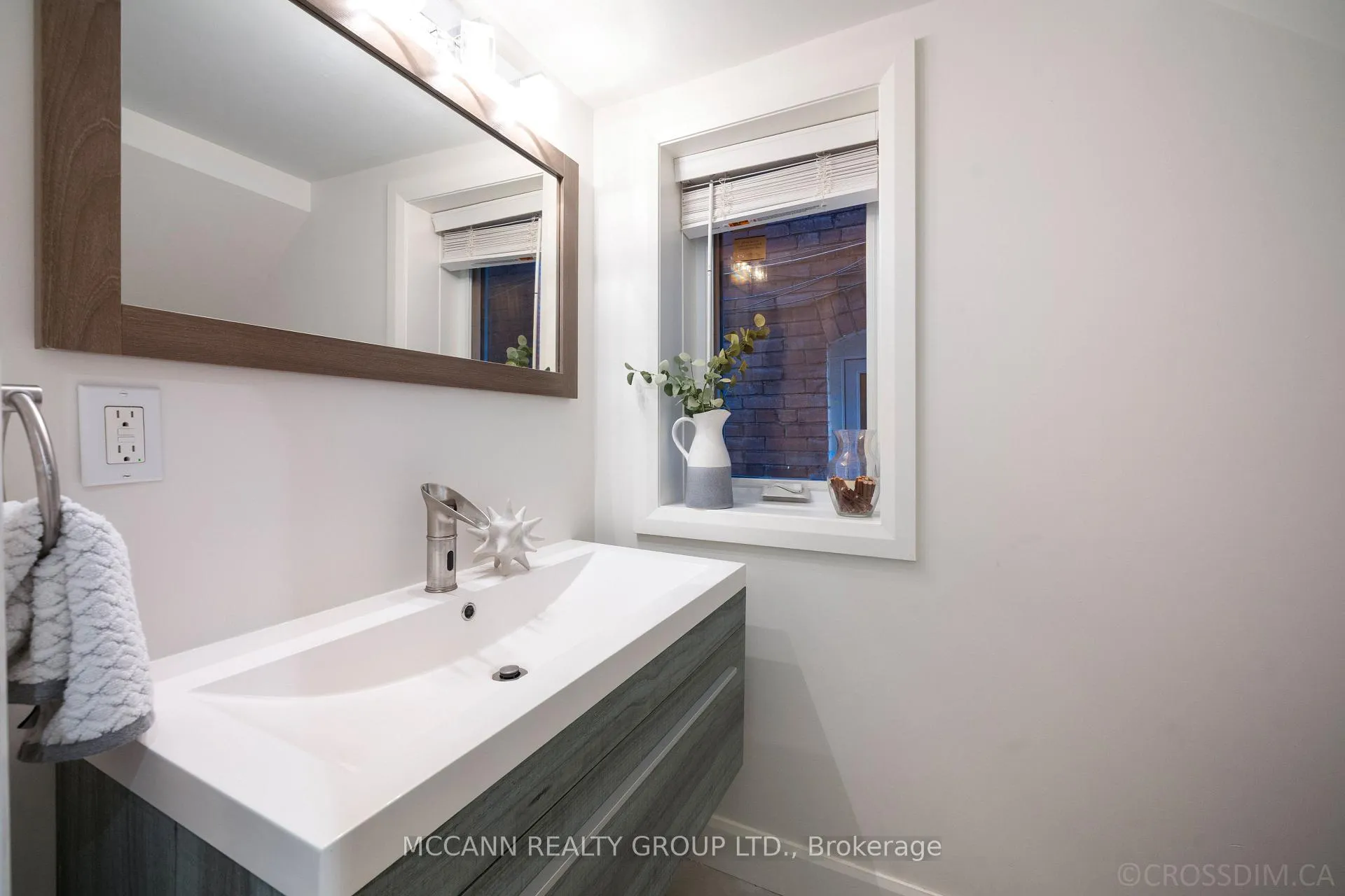 Photo 22 of Unit MAIN, 2nd and Third, 217 Pearson Avenue, Toronto, High Park-Swansea — HOMEH