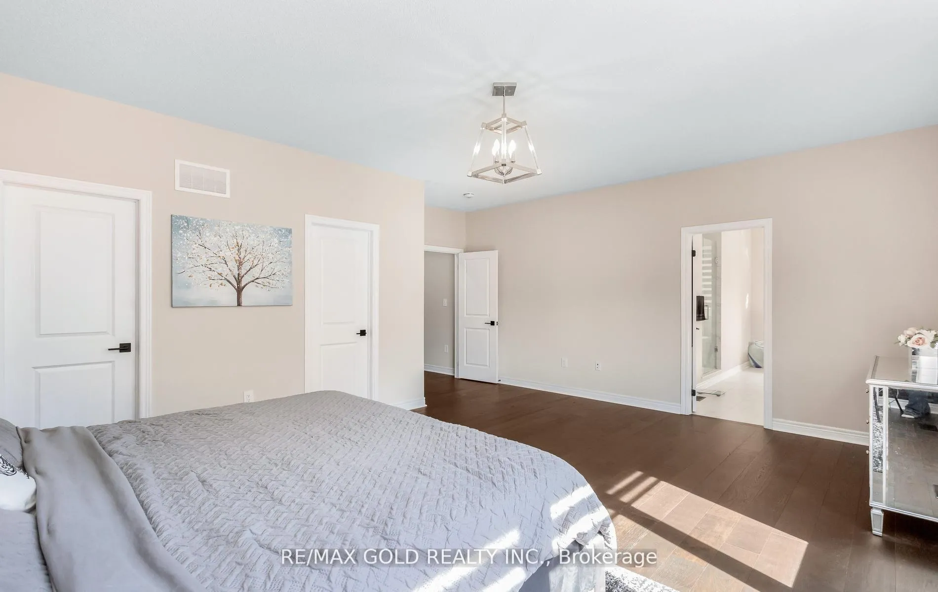 Photo 26 of 19 Farringdon Crescent, Brampton, Northwest Brampton — HOMEH
