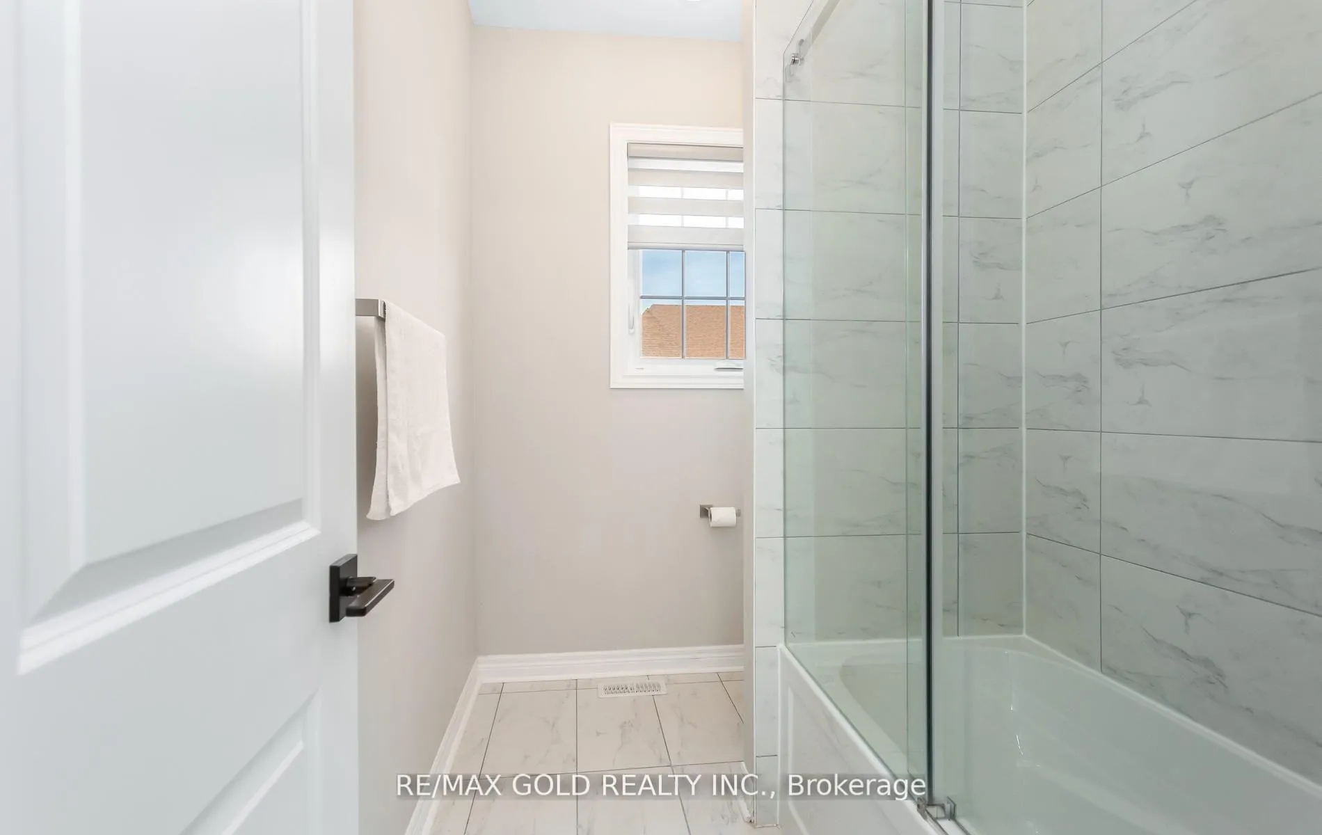 Photo 35 of 19 Farringdon Crescent, Brampton, Northwest Brampton — HOMEH