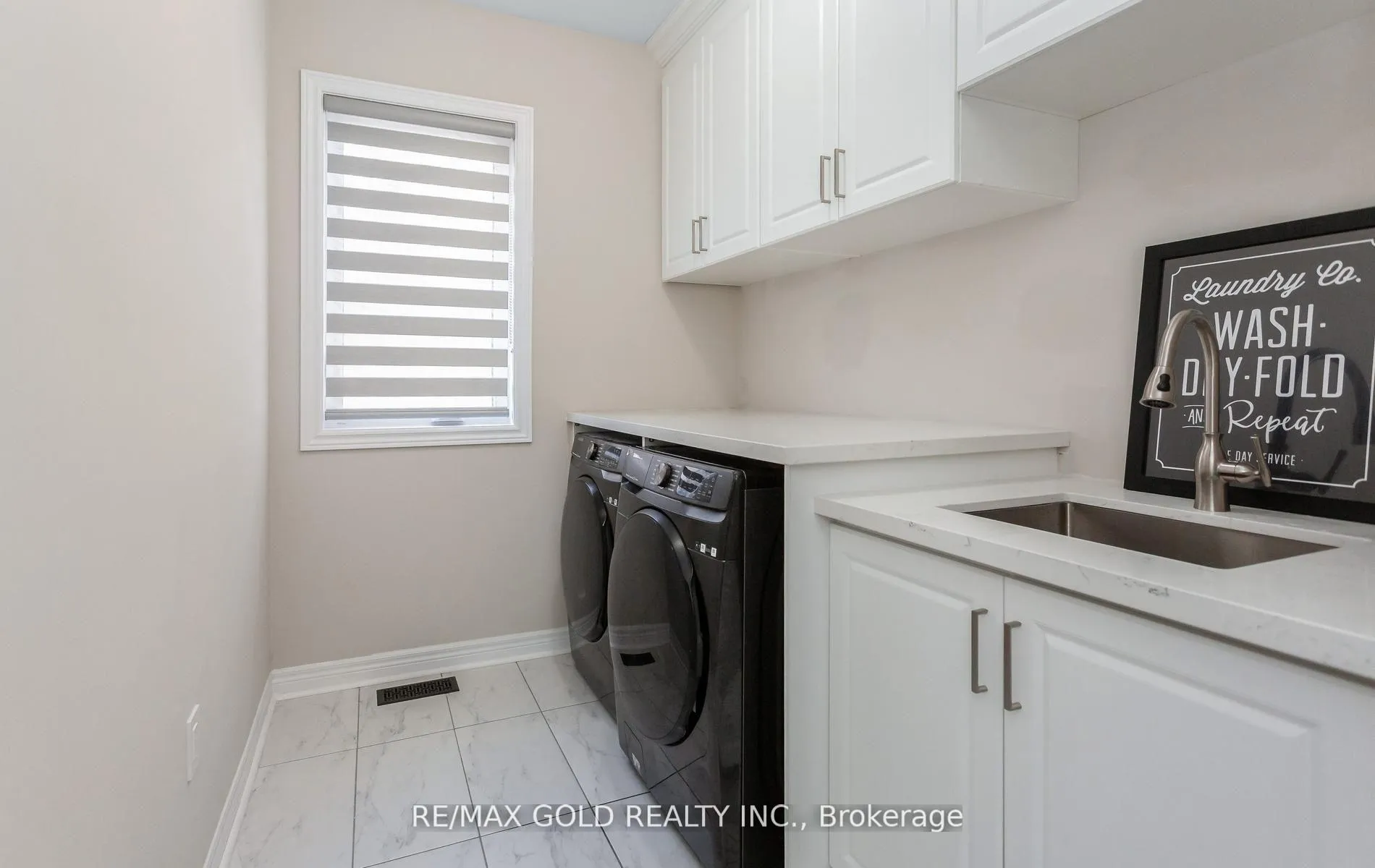 Photo 36 of 19 Farringdon Crescent, Brampton, Northwest Brampton — HOMEH