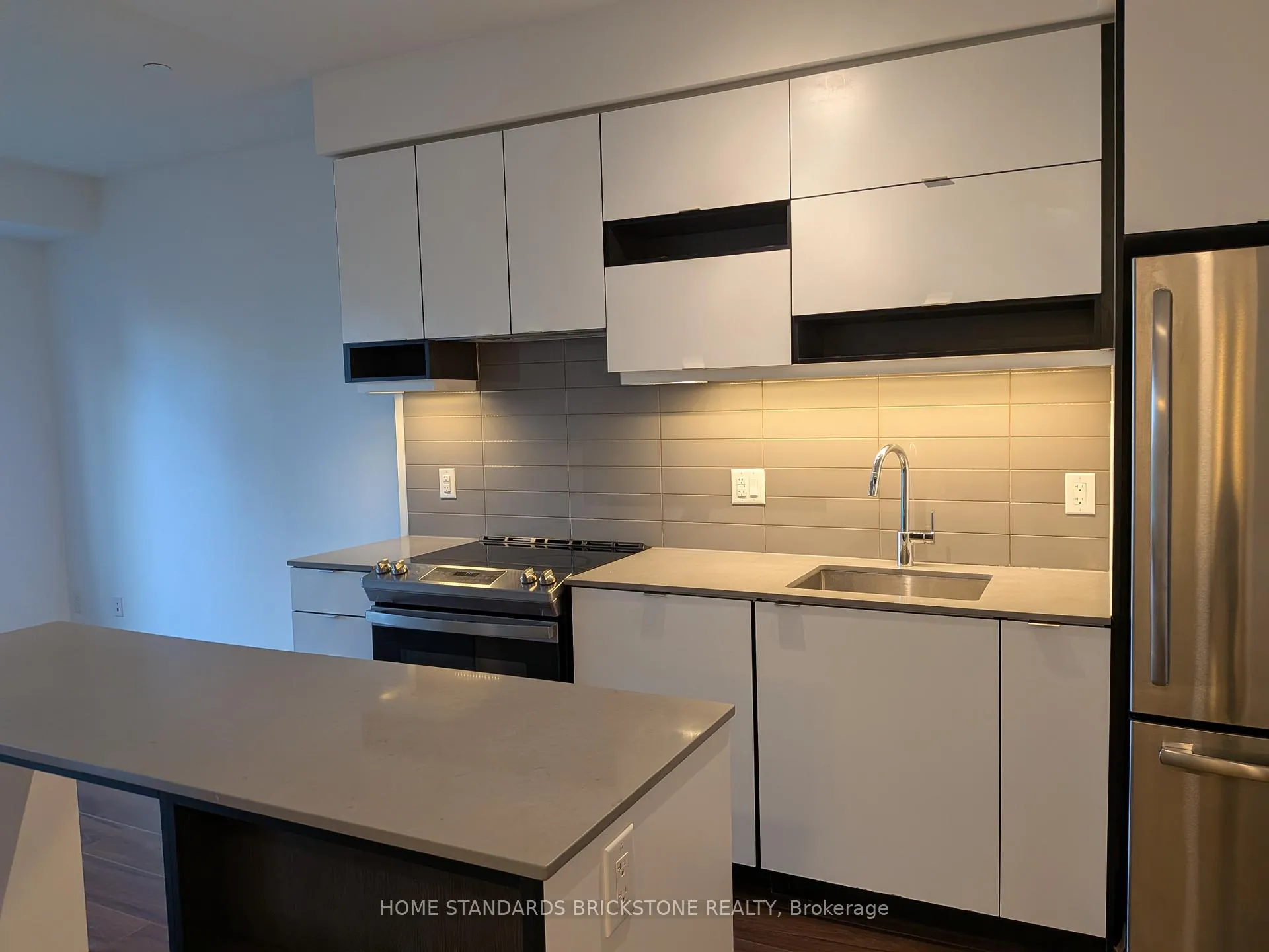 Photo 16 of Unit 605, 4065 Confederation Parkway, Mississauga, City Centre — HOMEH