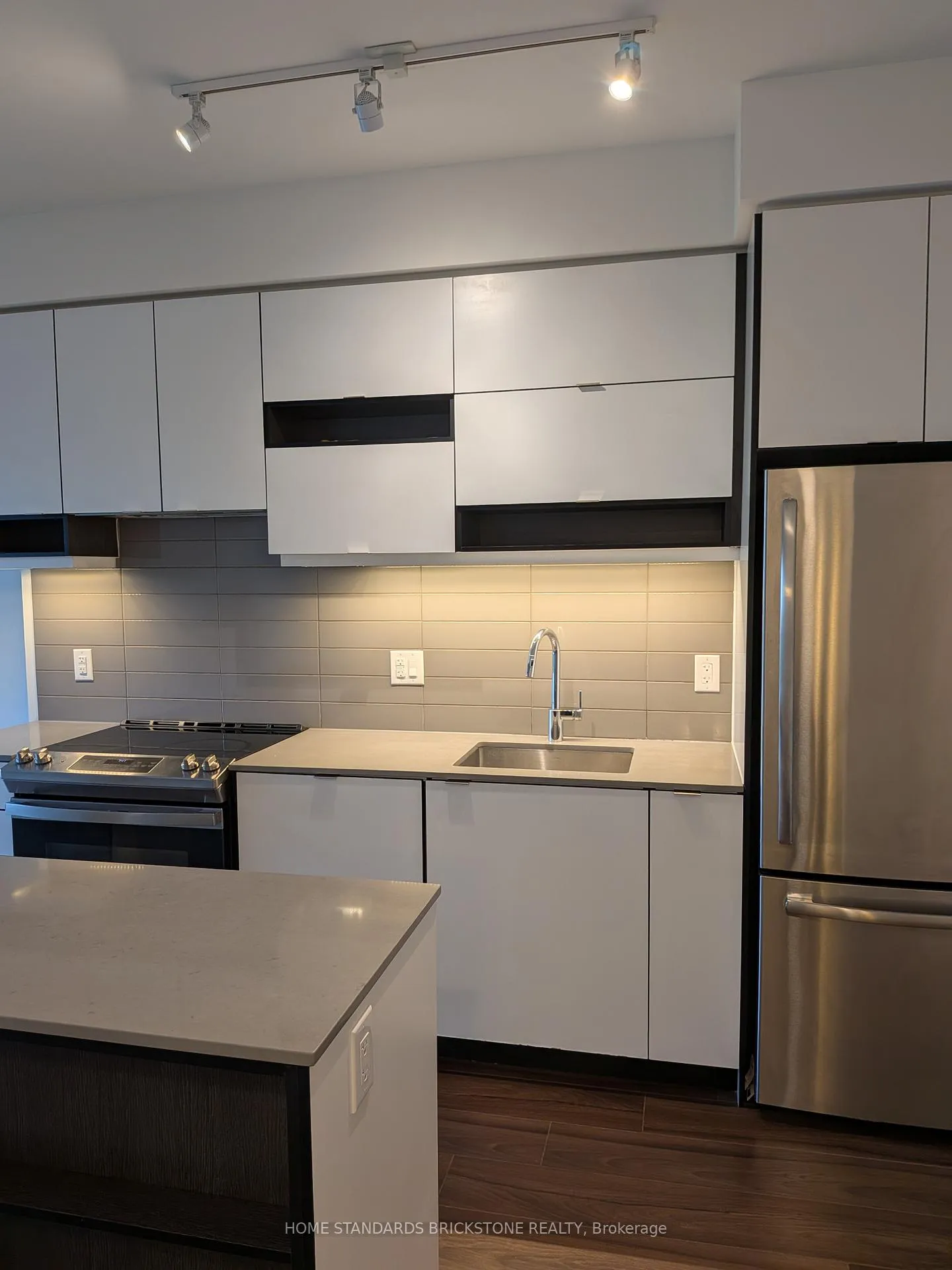 Photo 17 of Unit 605, 4065 Confederation Parkway, Mississauga, City Centre — HOMEH