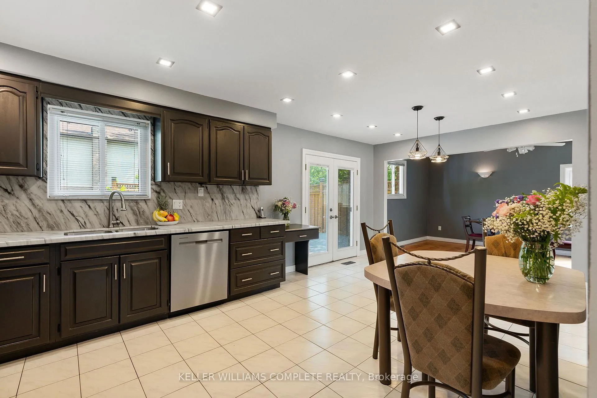 Photo 17 of 25 Burke Drive, Haldimand — HOMEH