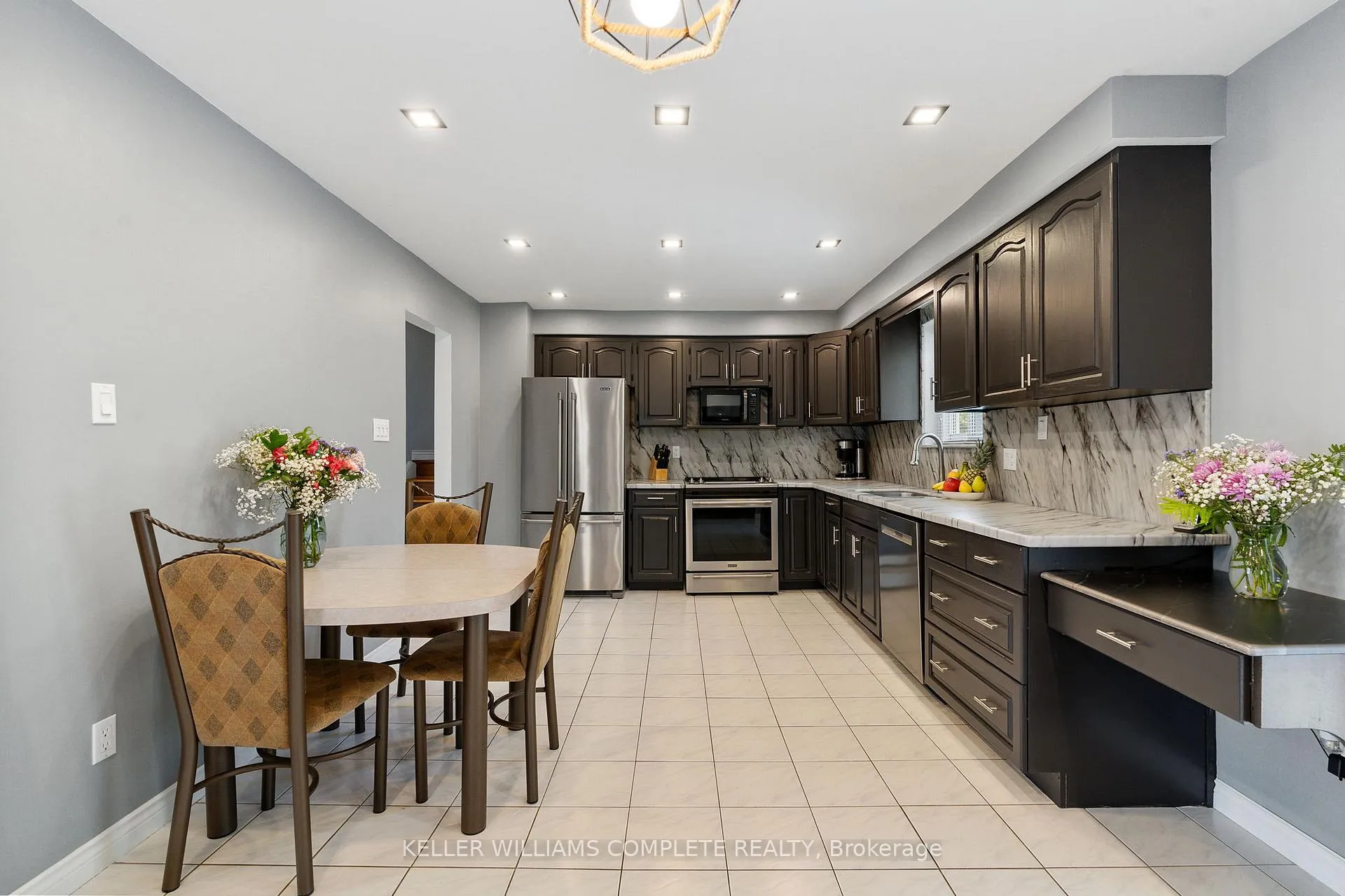 Photo 21 of 25 Burke Drive, Haldimand — HOMEH