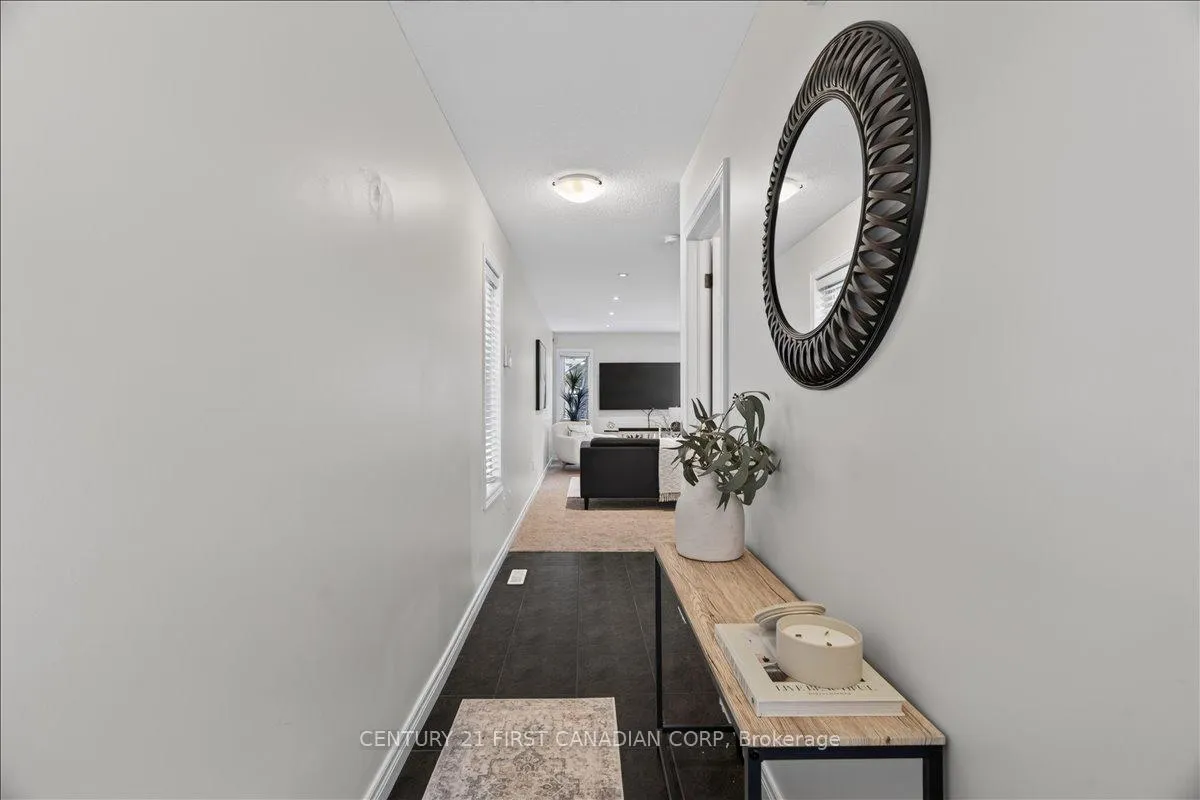 Photo 7 of 6828 Vallas Circle, London, South V — HOMEH