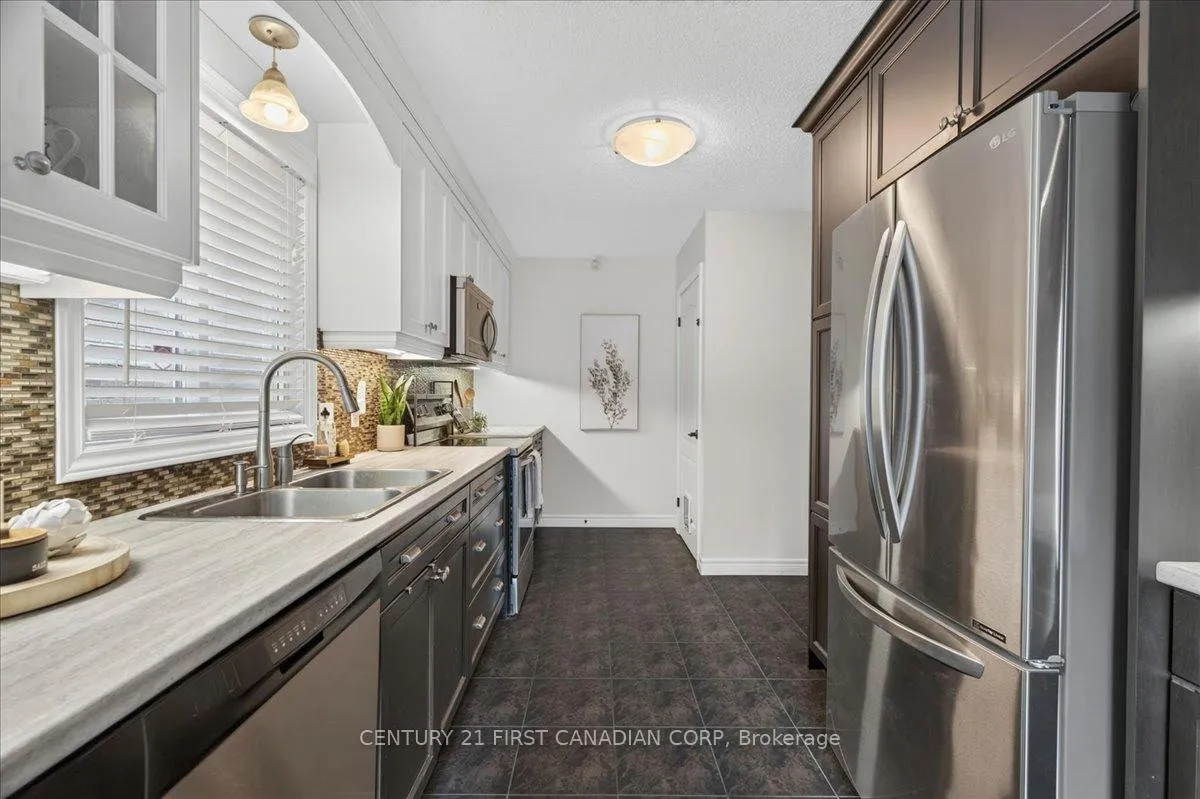 Photo 12 of 6828 Vallas Circle, London, South V — HOMEH