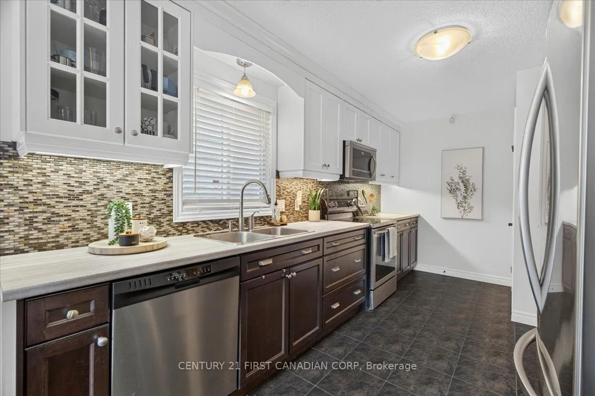Photo 13 of 6828 Vallas Circle, London, South V — HOMEH