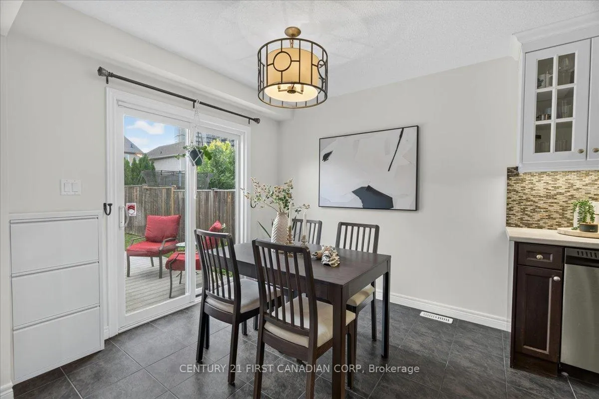 Photo 14 of 6828 Vallas Circle, London, South V — HOMEH