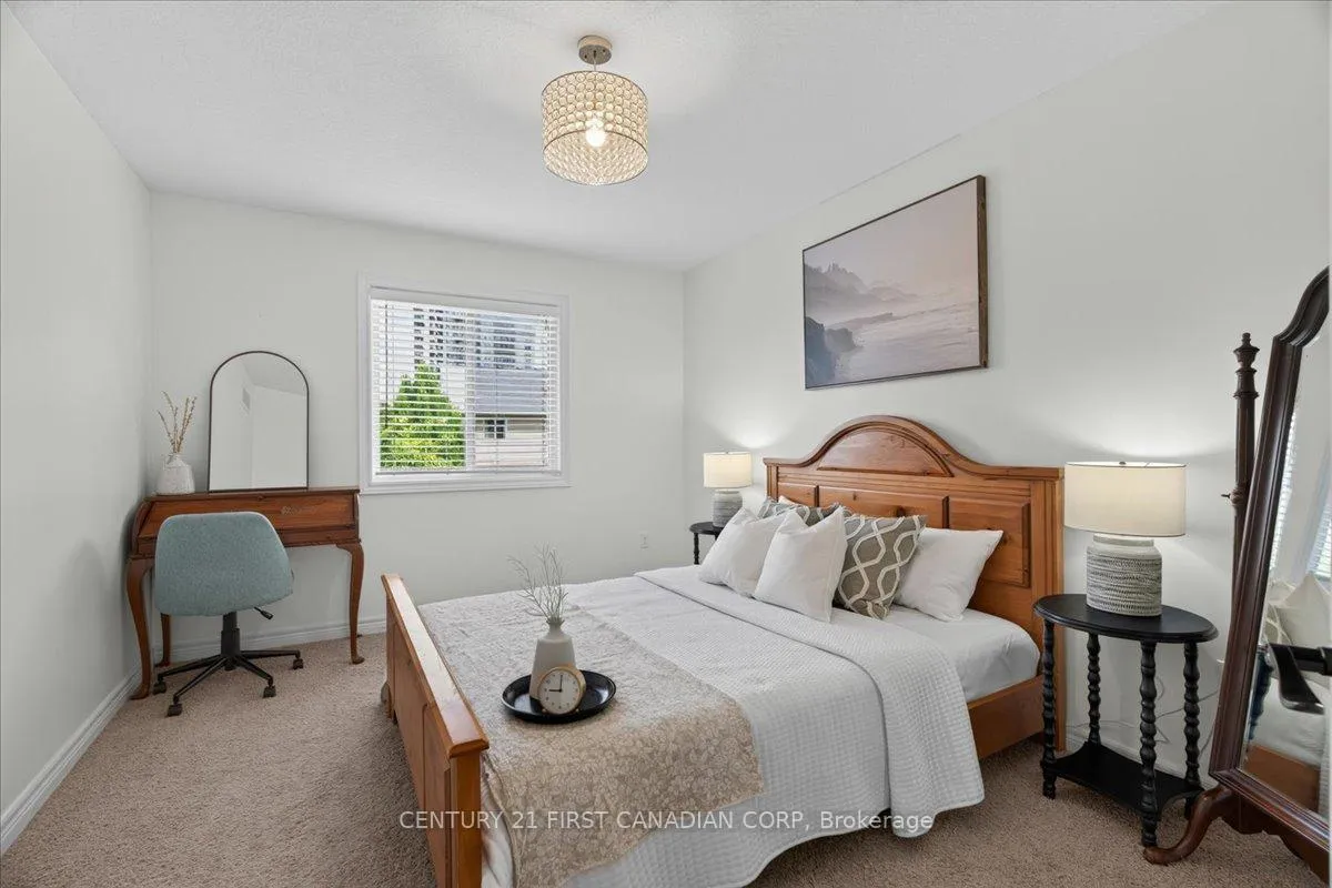 Photo 27 of 6828 Vallas Circle, London, South V — HOMEH