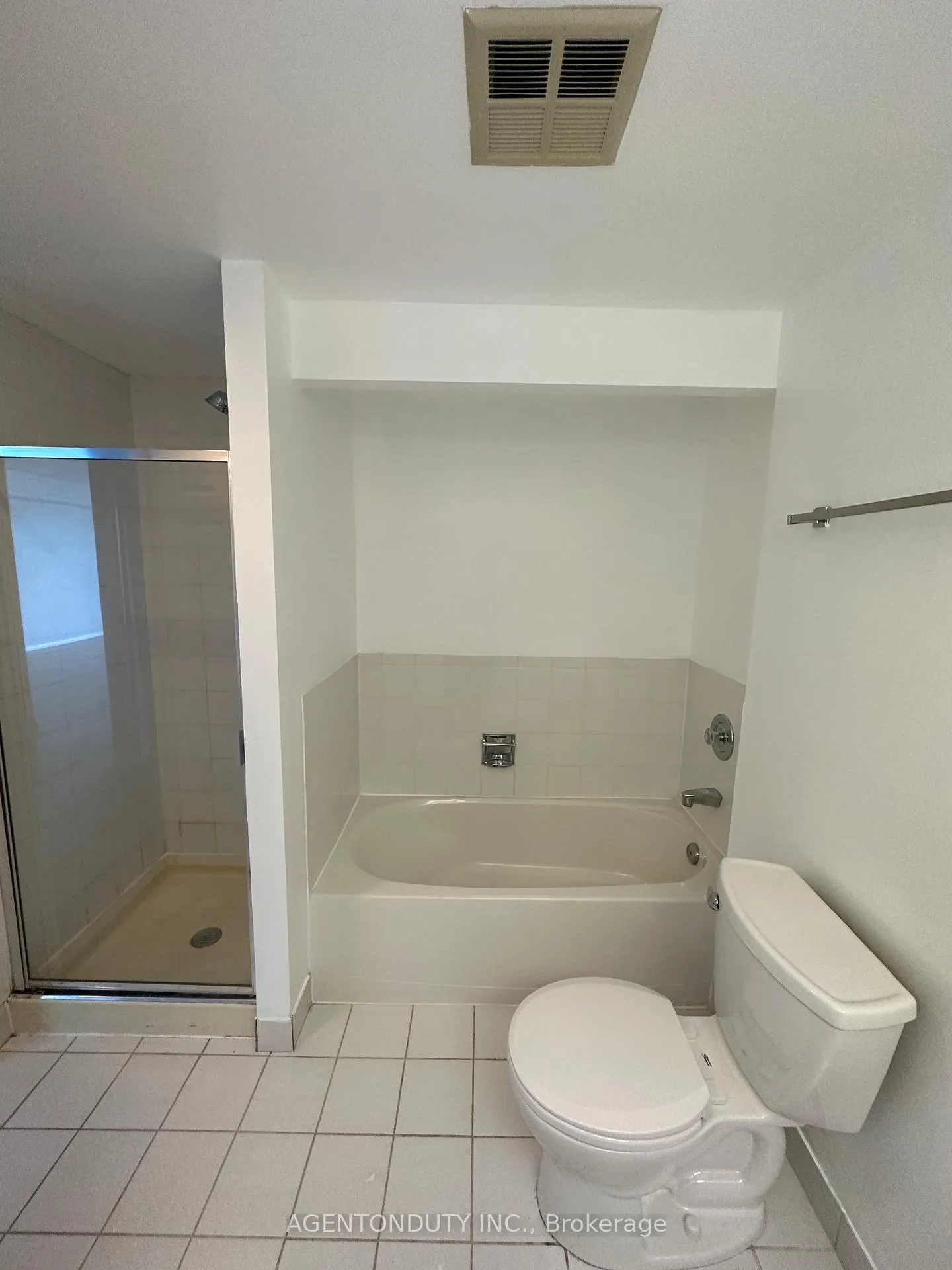 Photo 9 of Unit 2711, 77 Harbour Square, Toronto, Waterfront Communities — HOMEH
