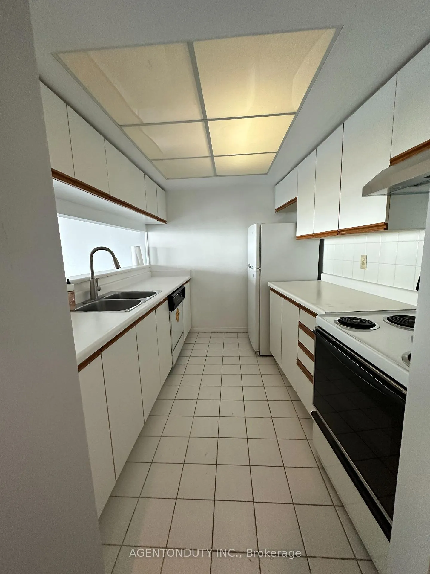 Photo 10 of Unit 2711, 77 Harbour Square, Toronto, Waterfront Communities — HOMEH