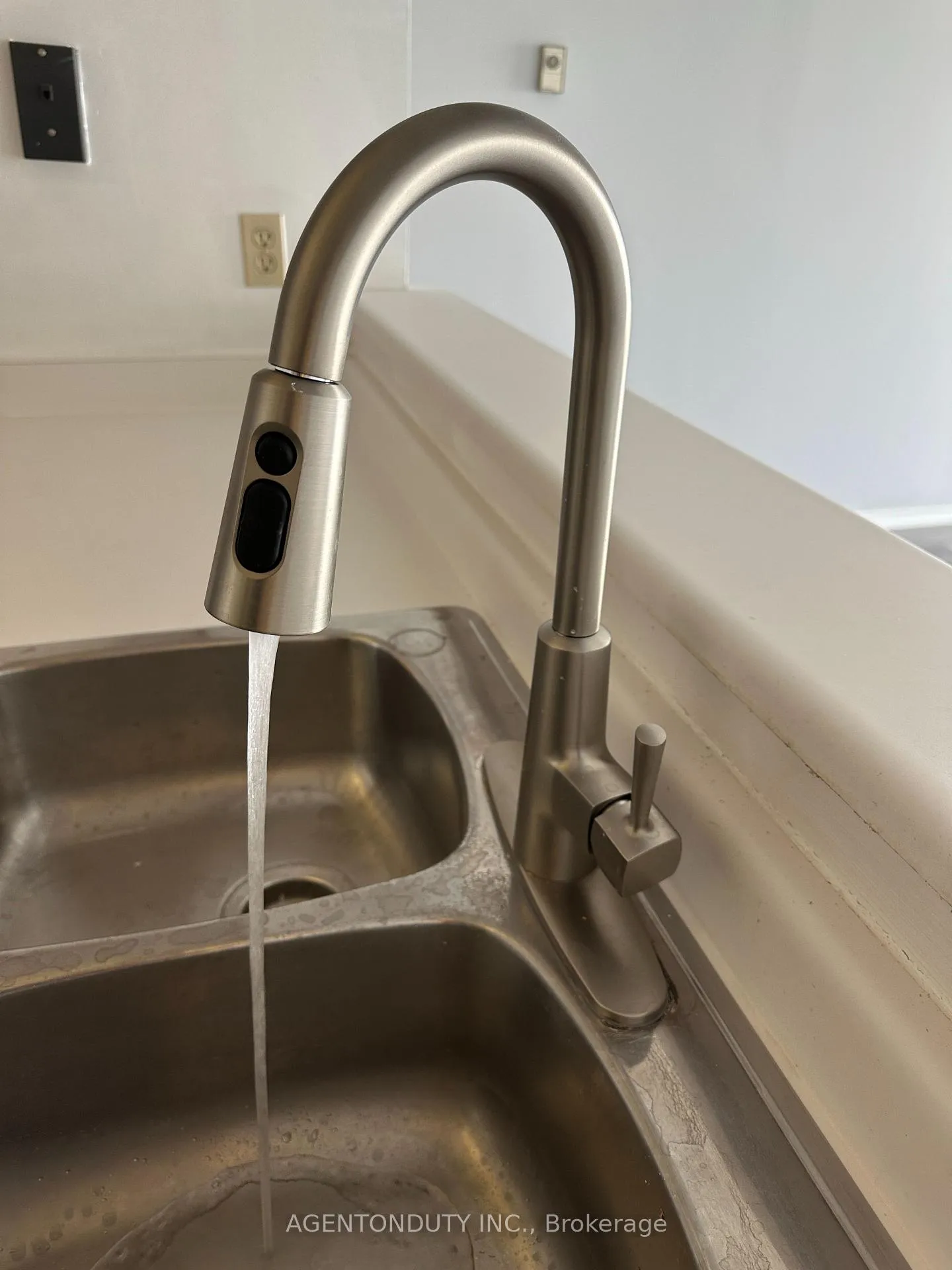 Photo 12 of Unit 2711, 77 Harbour Square, Toronto, Waterfront Communities — HOMEH
