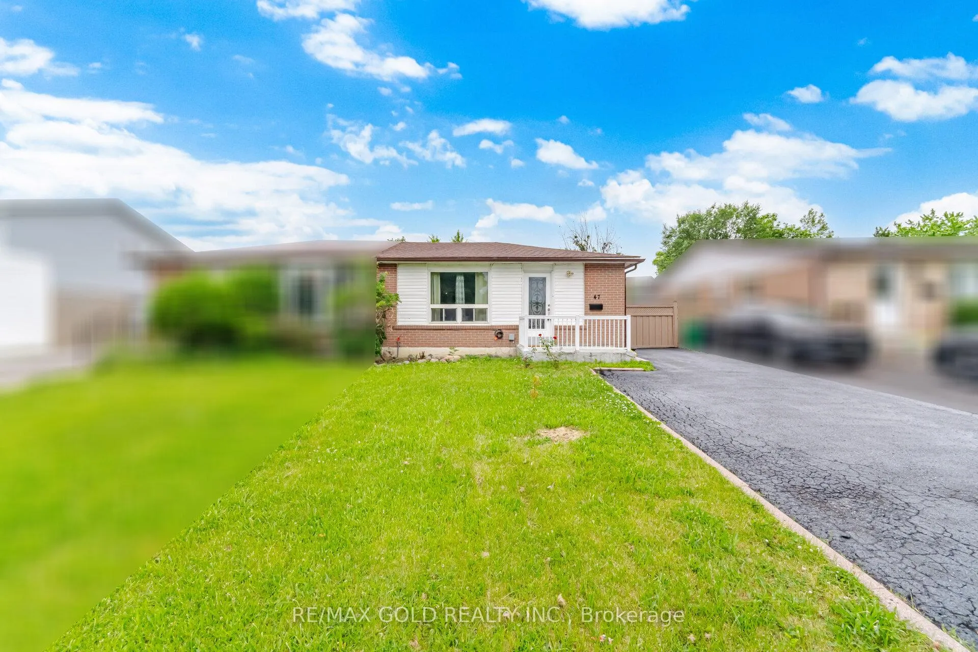 Photo 3 of 47 Fallingdale Crescent, Brampton, Southgate — HOMEH