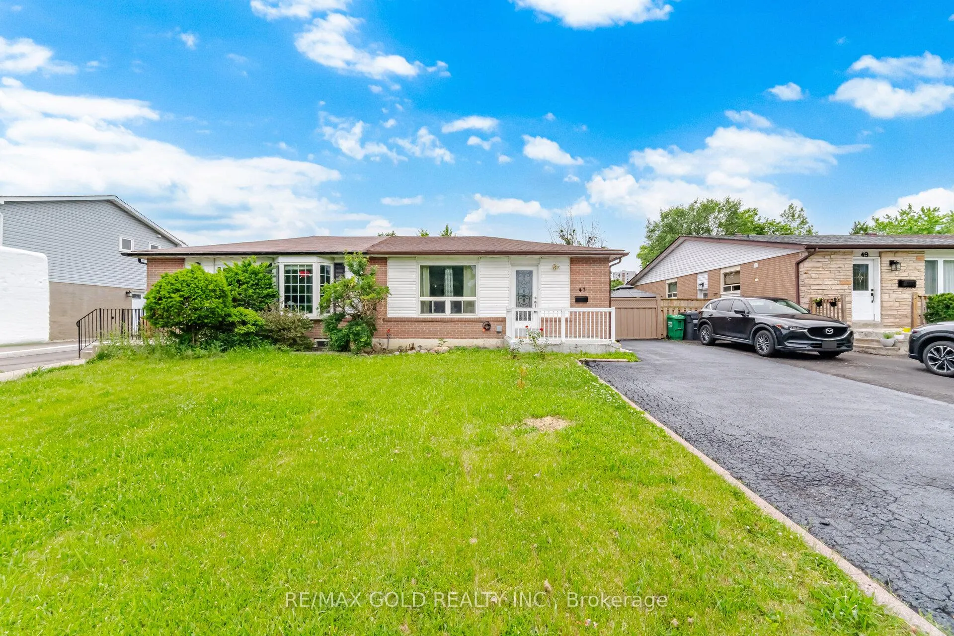 Photo 4 of 47 Fallingdale Crescent, Brampton, Southgate — HOMEH
