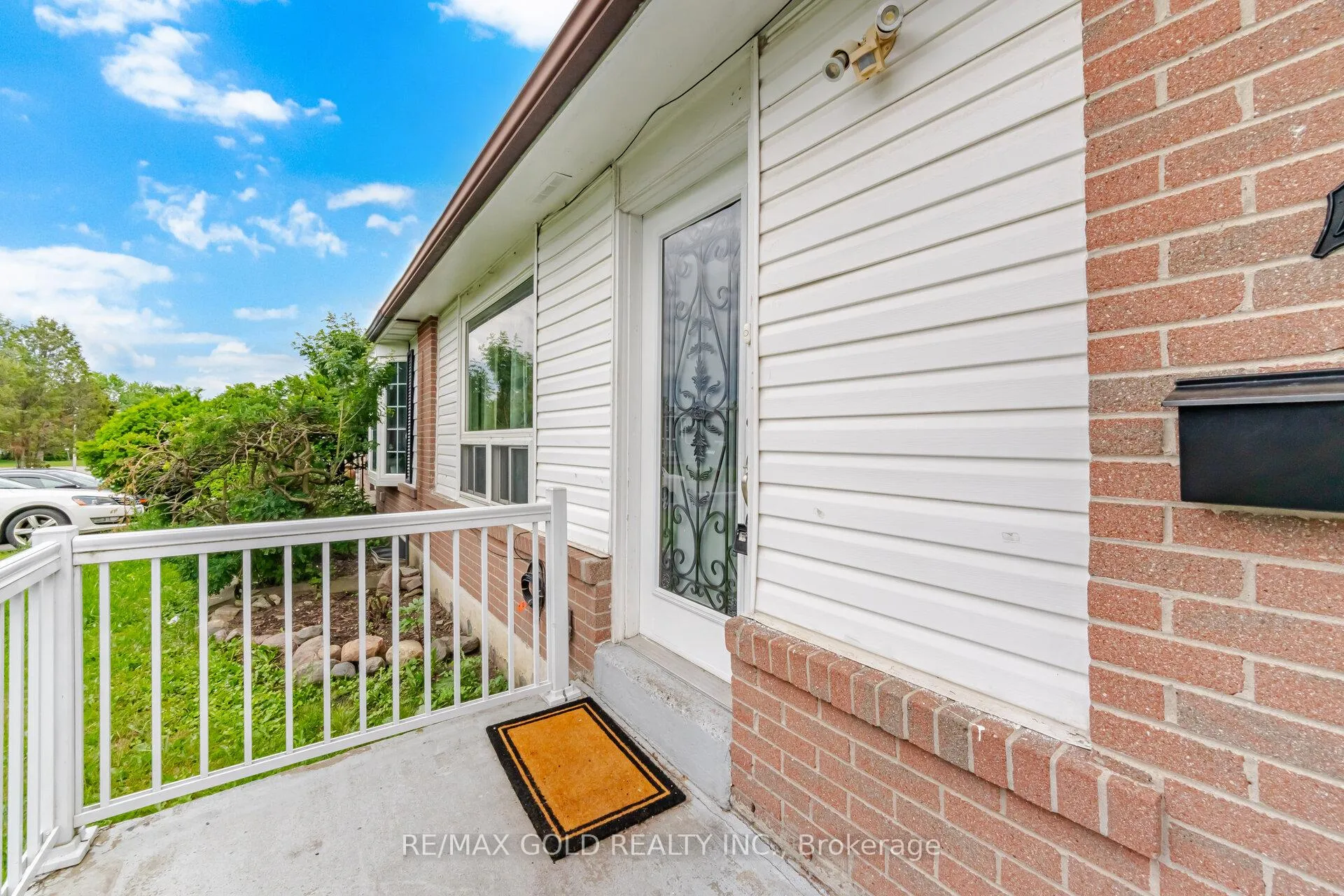 Photo 7 of 47 Fallingdale Crescent, Brampton, Southgate — HOMEH