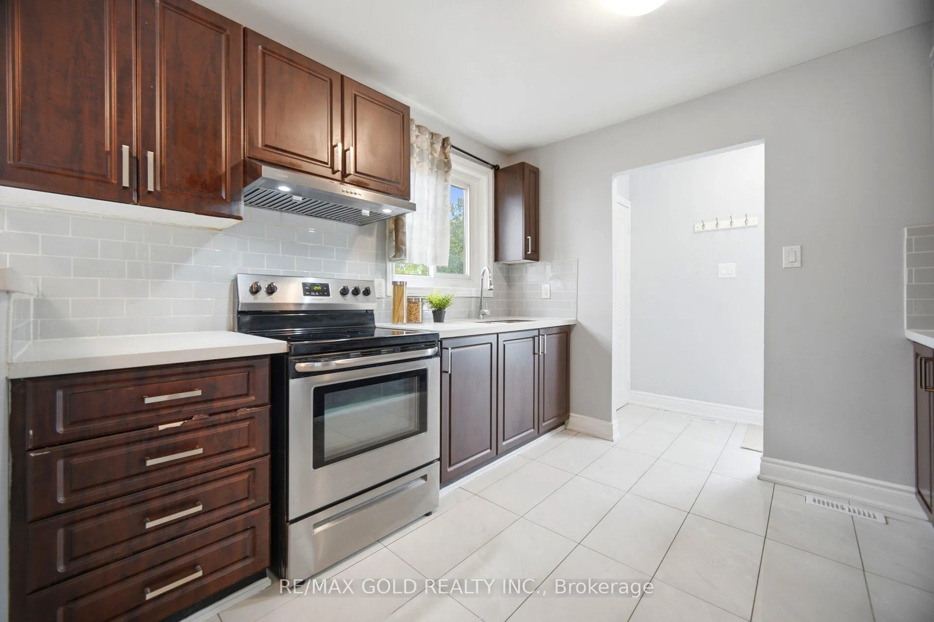 Photo 17 of 47 Fallingdale Crescent, Brampton, Southgate — HOMEH