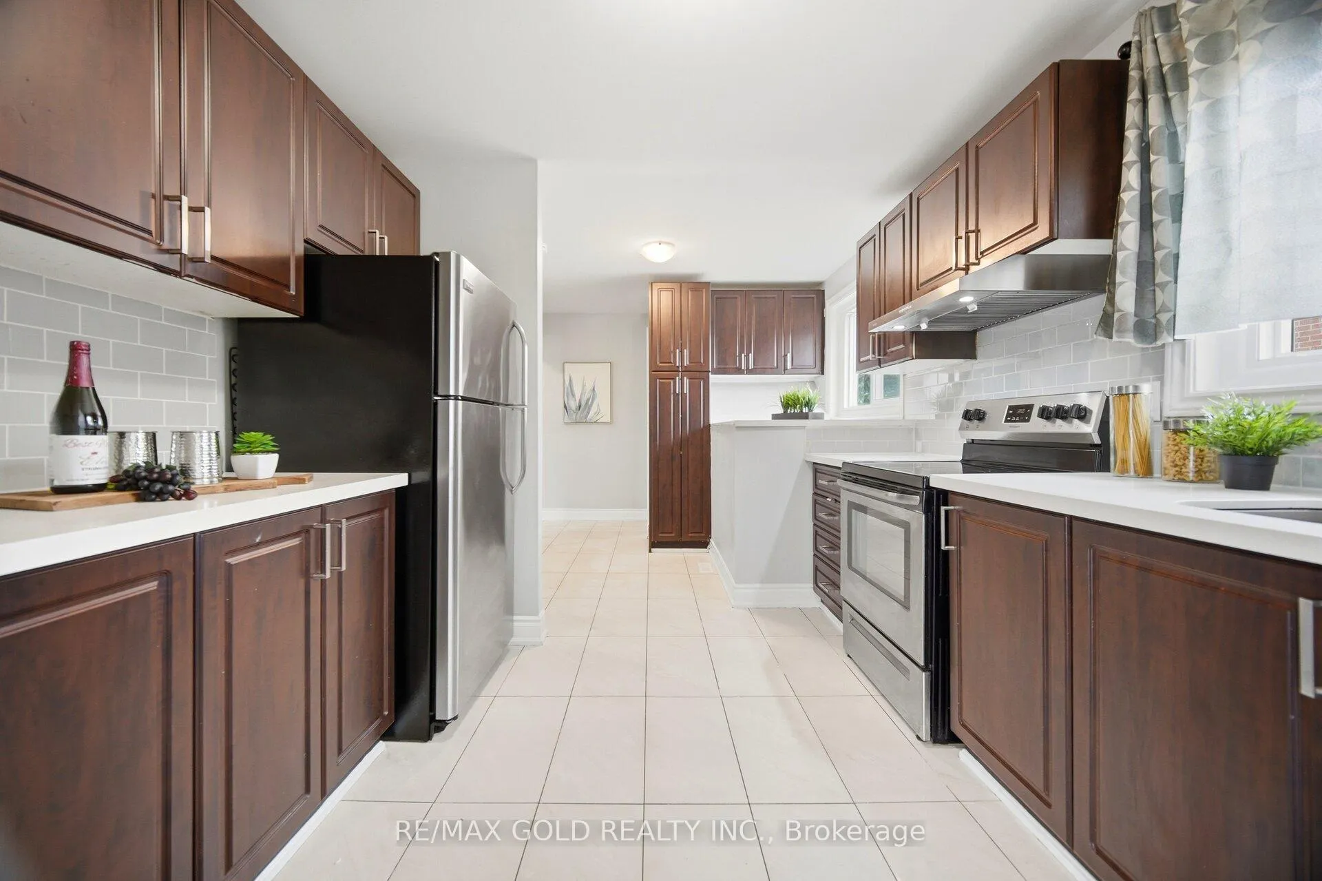 Photo 19 of 47 Fallingdale Crescent, Brampton, Southgate — HOMEH