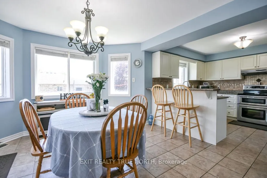 Photo 12 of 9 Corbett Street, Springwater, Elmvale — HOMEH