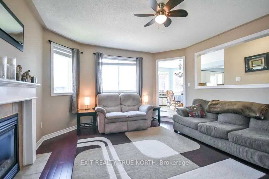 Photo 14 of 9 Corbett Street, Springwater, Elmvale — HOMEH