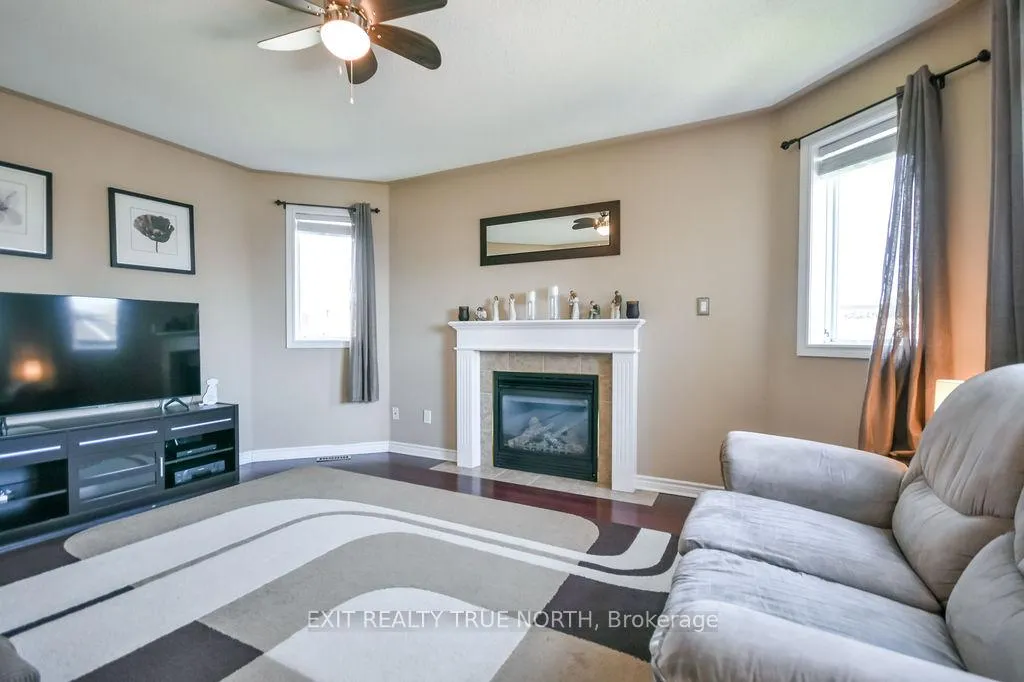 Photo 16 of 9 Corbett Street, Springwater, Elmvale — HOMEH