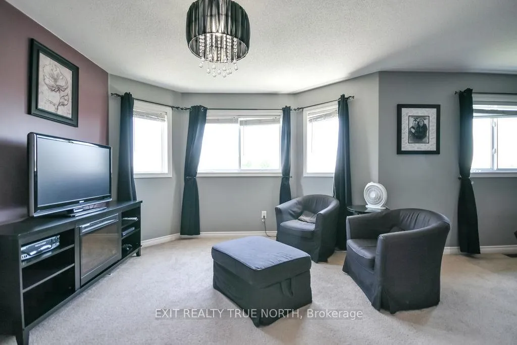 Photo 21 of 9 Corbett Street, Springwater, Elmvale — HOMEH
