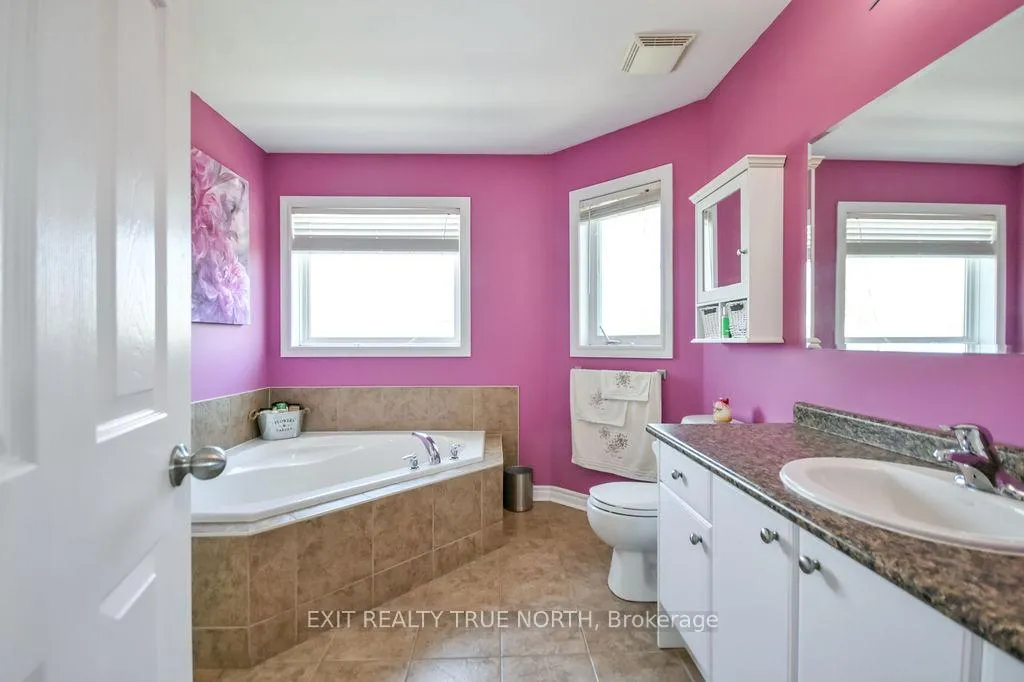 Photo 23 of 9 Corbett Street, Springwater, Elmvale — HOMEH