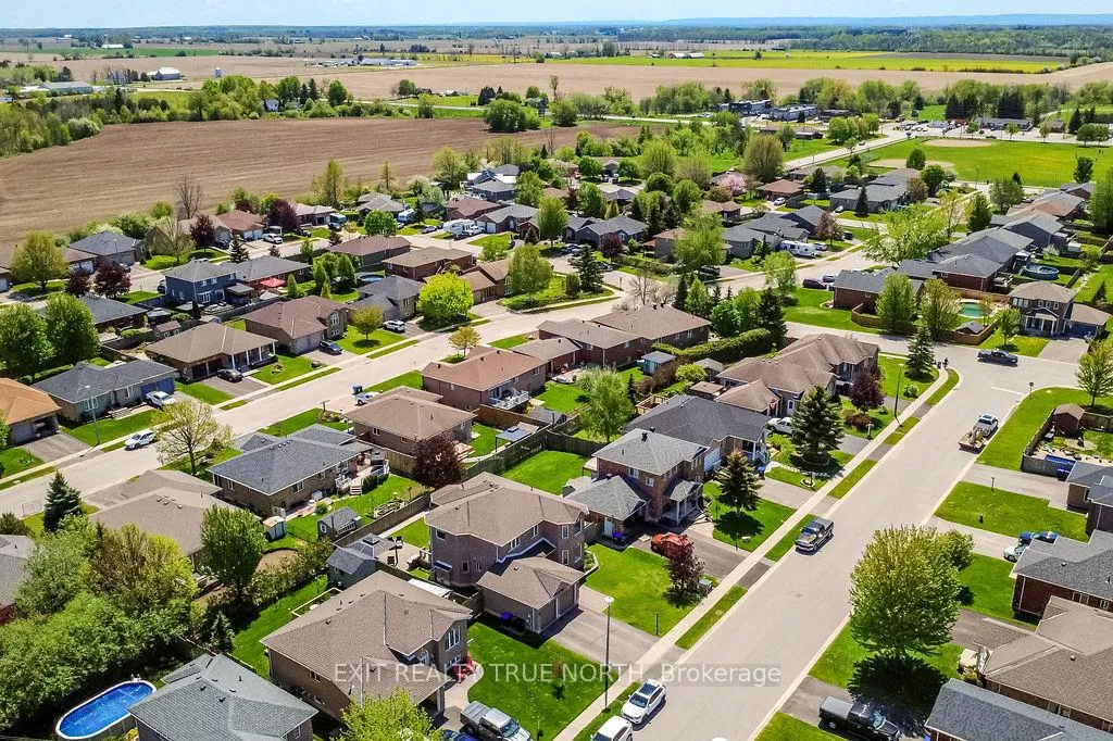Photo 49 of 9 Corbett Street, Springwater, Elmvale — HOMEH