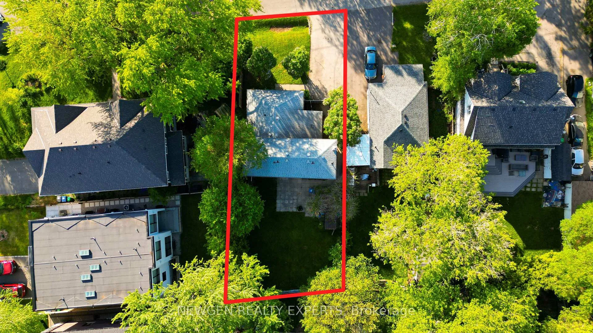 Front of 1070 Pelham Avenue