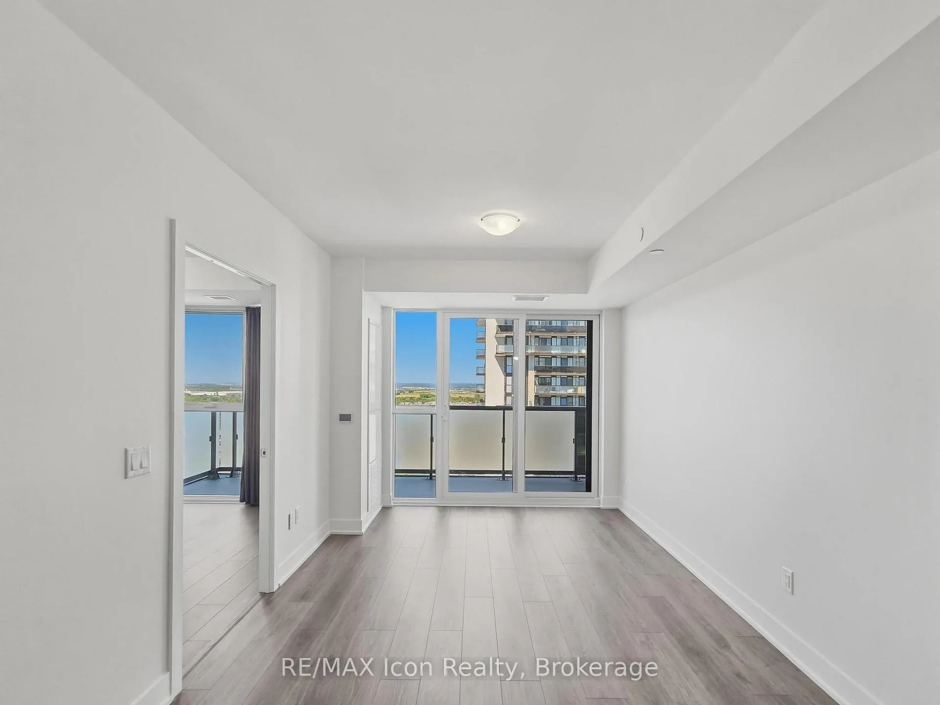 Photo 7 of Unit 2214, 2545 Simcoe Street N, Oshawa, Windfields — HOMEH